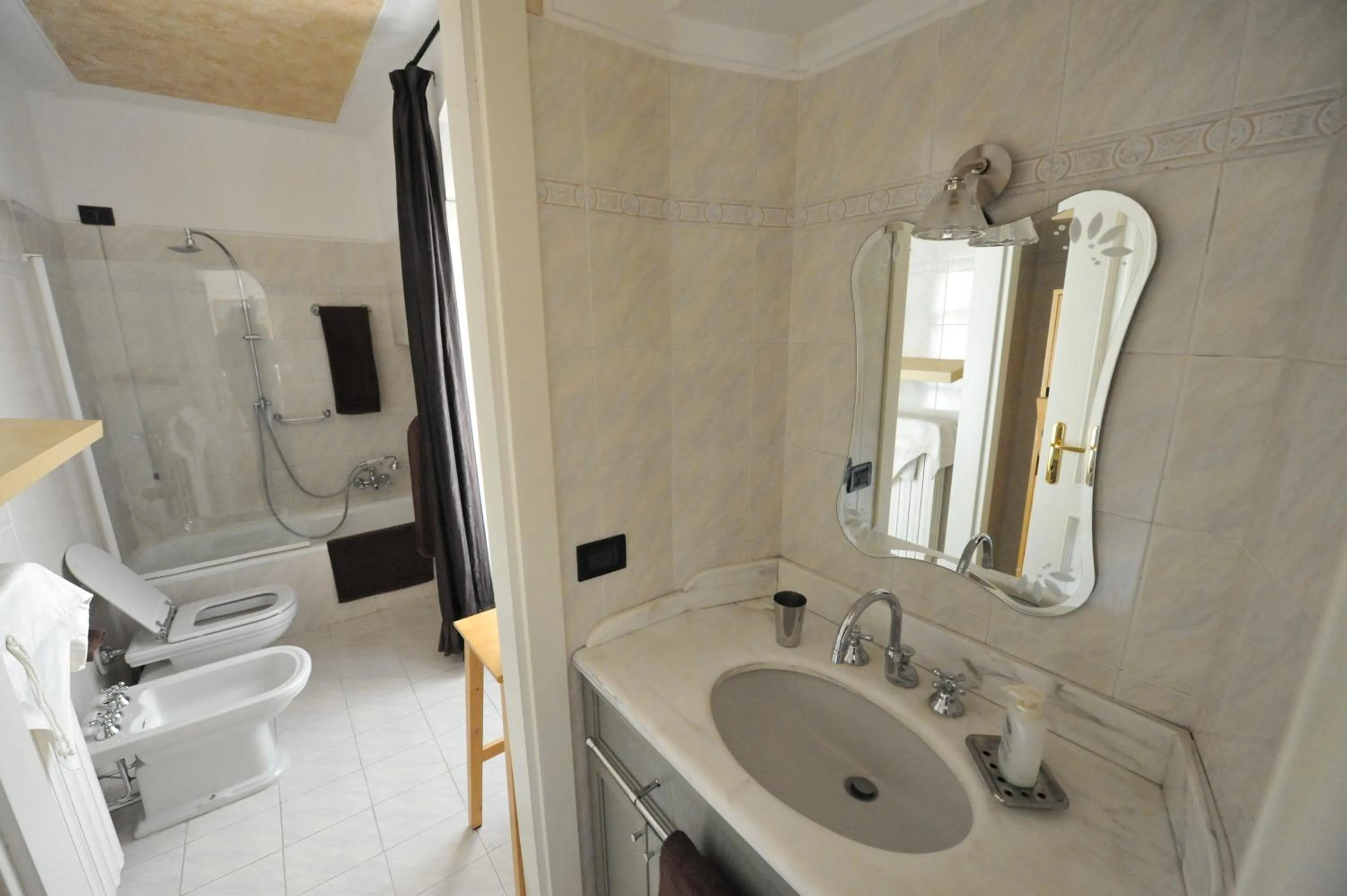 Bathroom in Porta Medievale del Campo