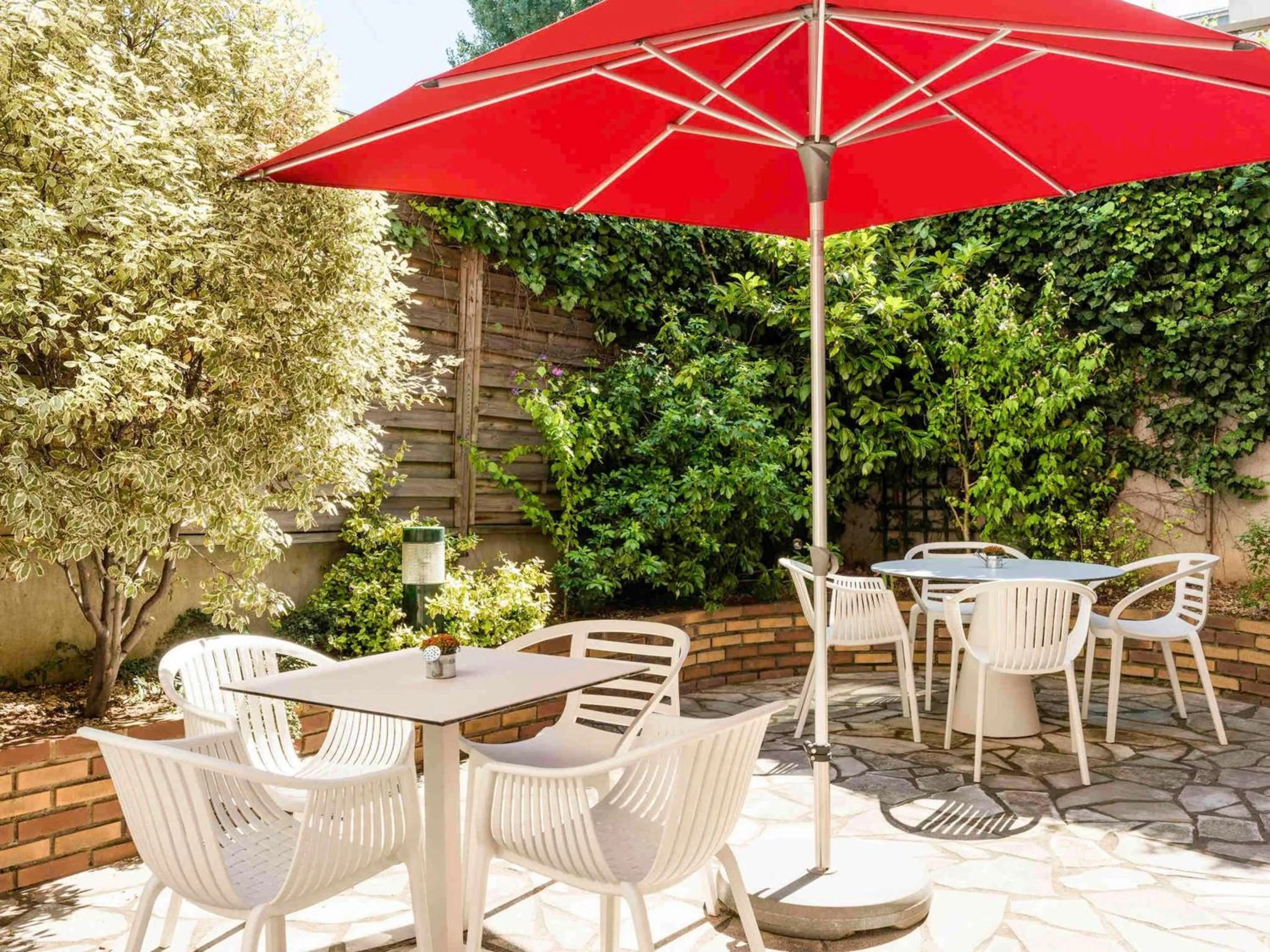 Lounge or bar in ibis Styles Asnieres Centre