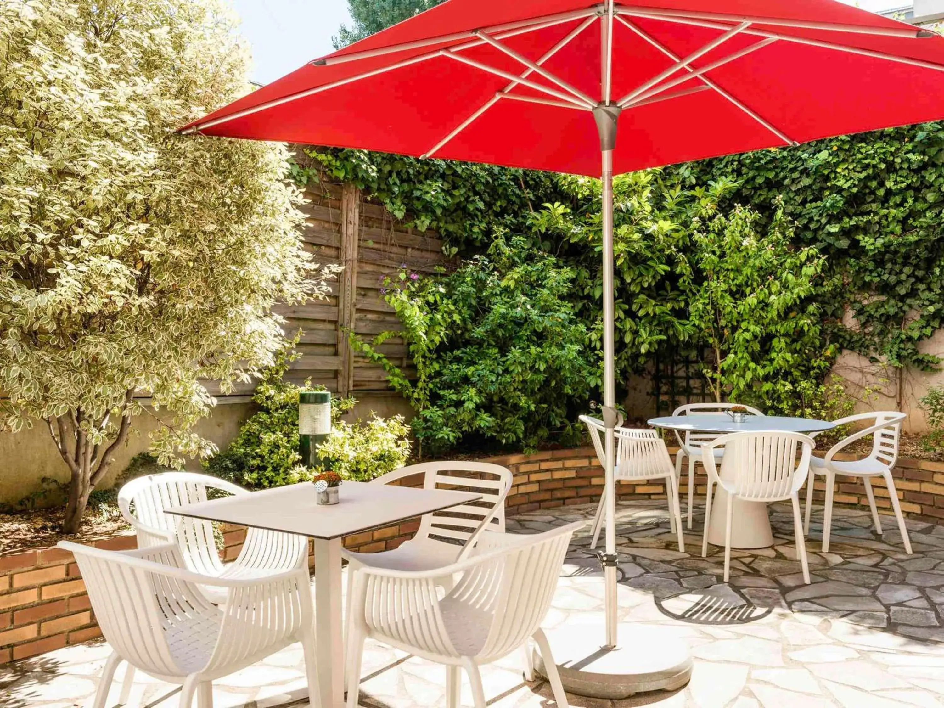 Lounge or bar in ibis Styles Asnieres Centre Lounge or bar in ibis Styles Asnieres Centre