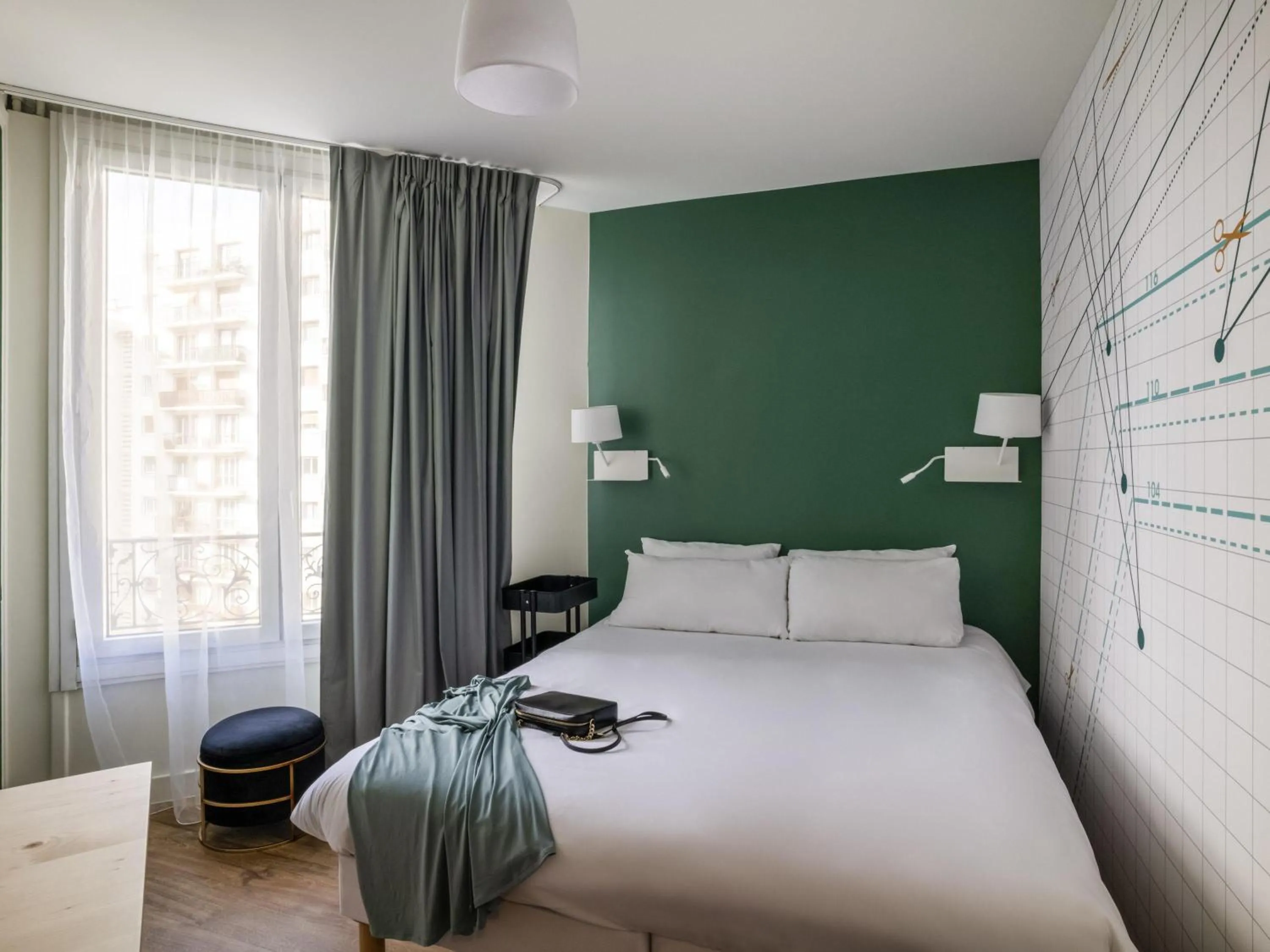Bedroom, Bed in ibis Styles Asnieres Centre