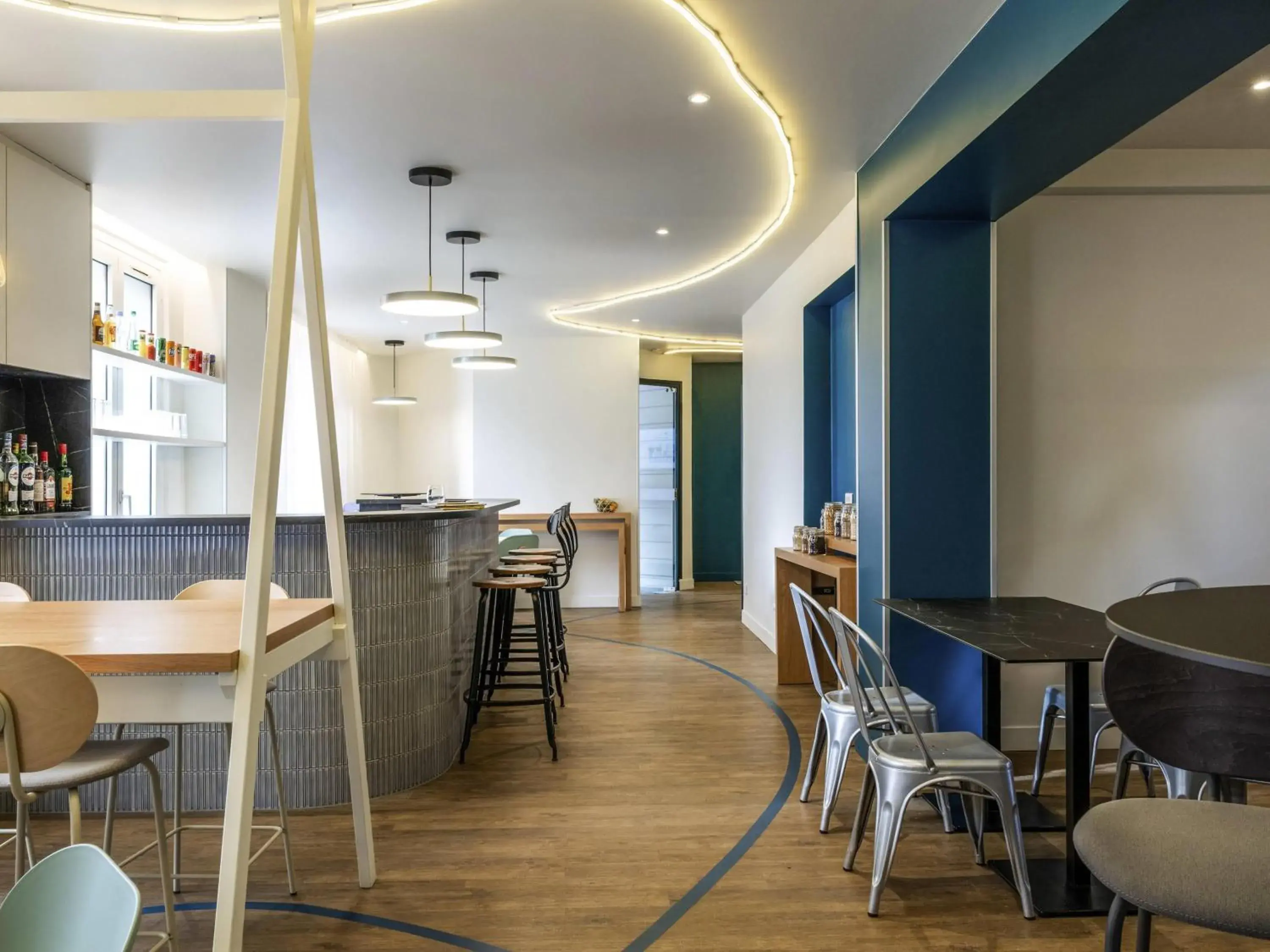 Lounge or bar in ibis Styles Asnieres Centre Lounge or bar in ibis Styles Asnieres Centre