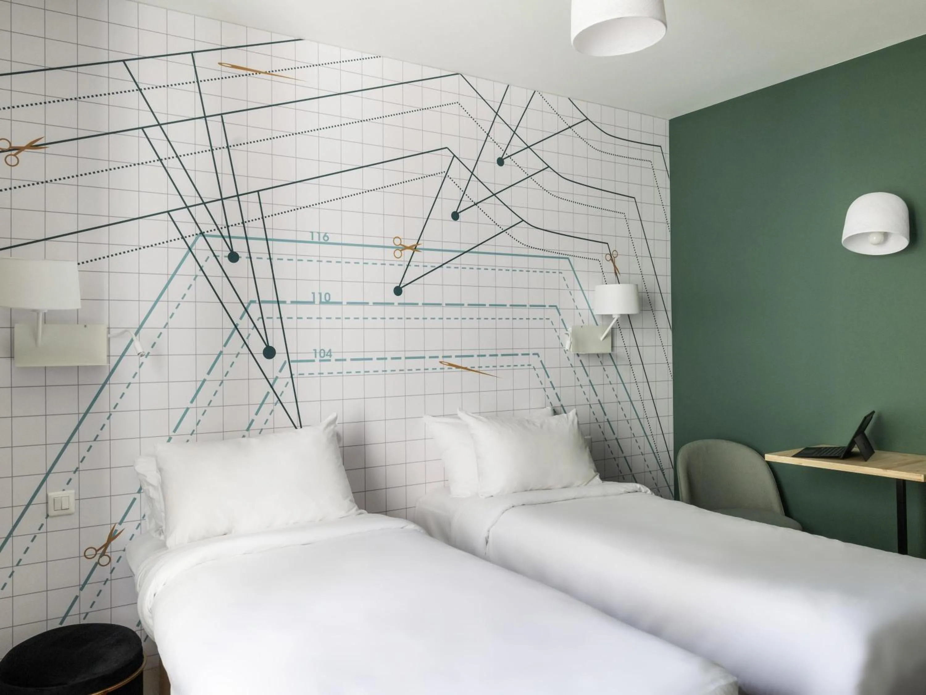 Bedroom, Bed in ibis Styles Asnieres Centre