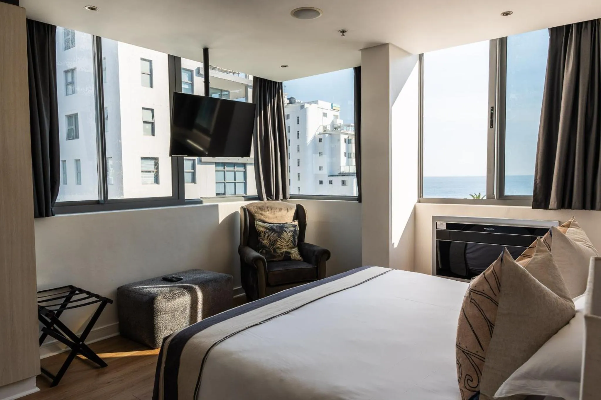 View (from property/room), Bed in Newkings Boutique Hotel