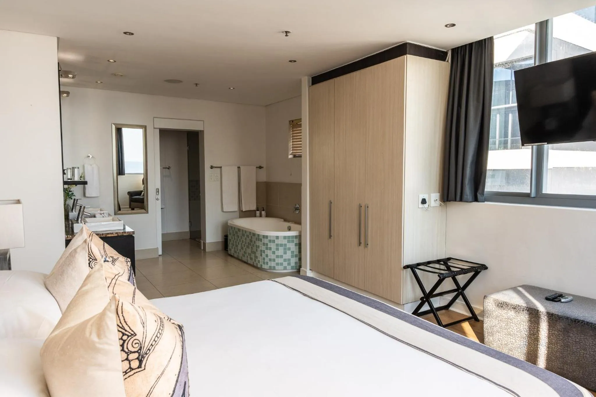 Bed in Newkings Boutique Hotel