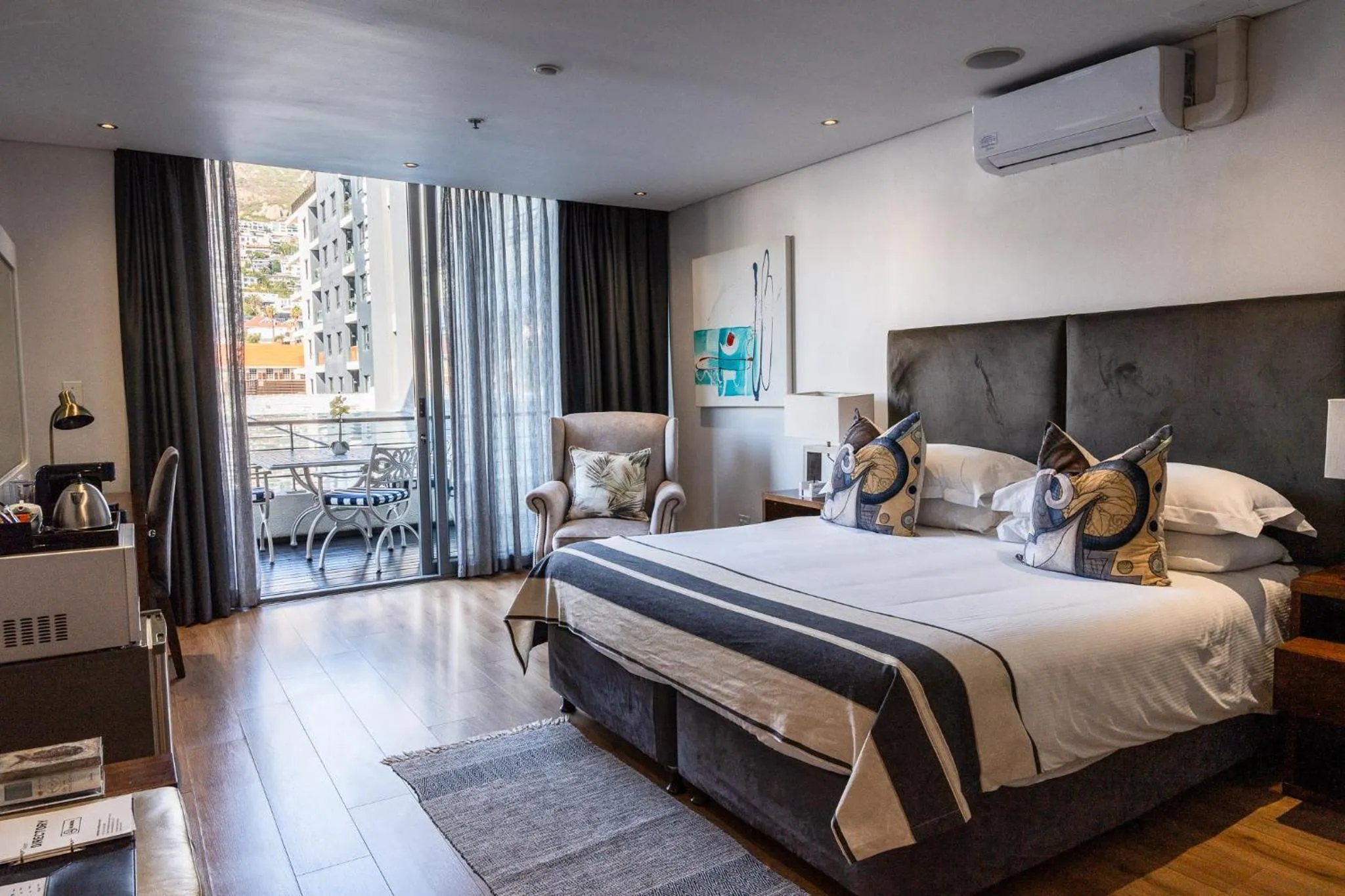 Bed in Newkings Boutique Hotel