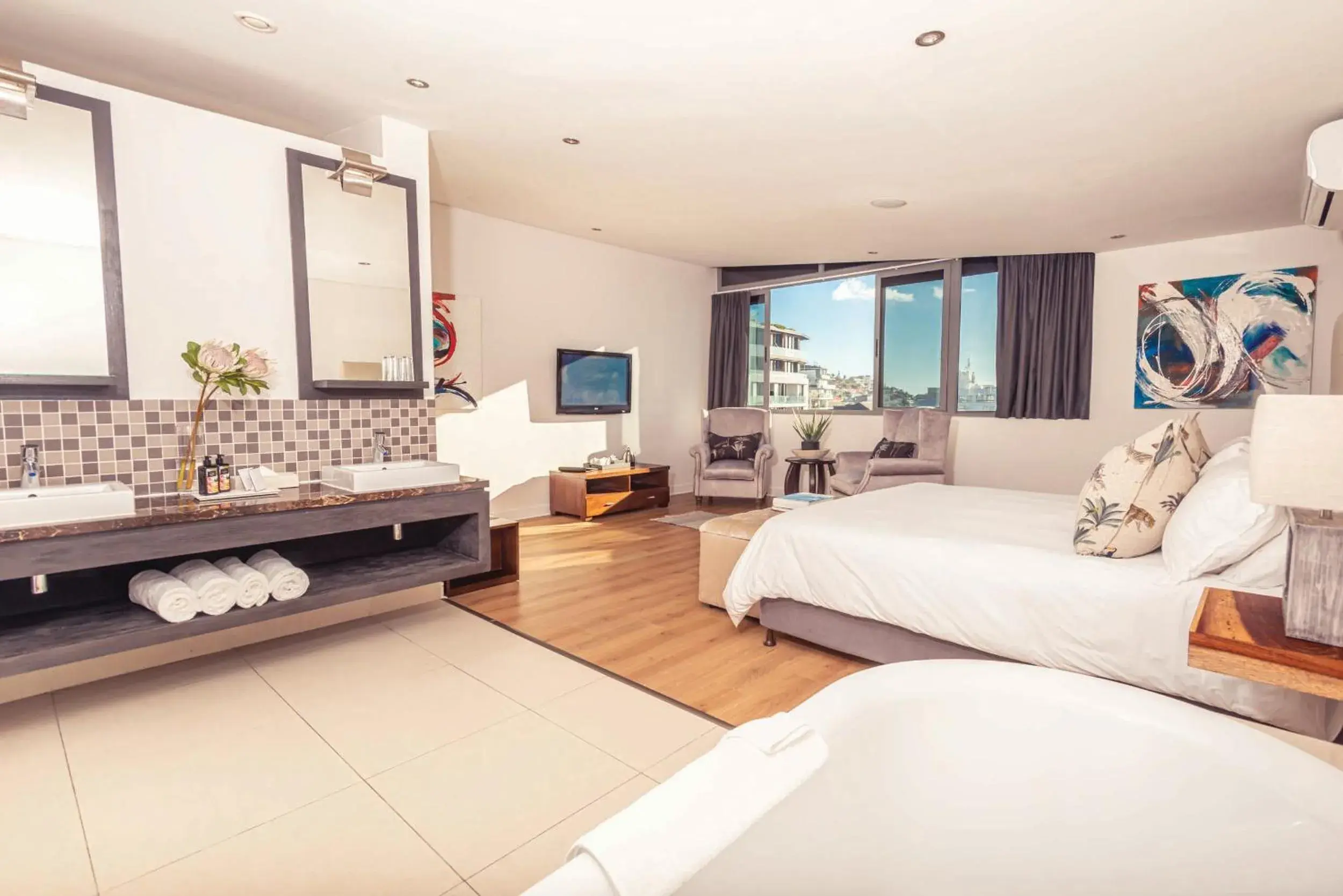 Photo of the whole room, Bed in Newkings Boutique Hotel Photo of the whole room, Bed in Newkings Boutique Hotel