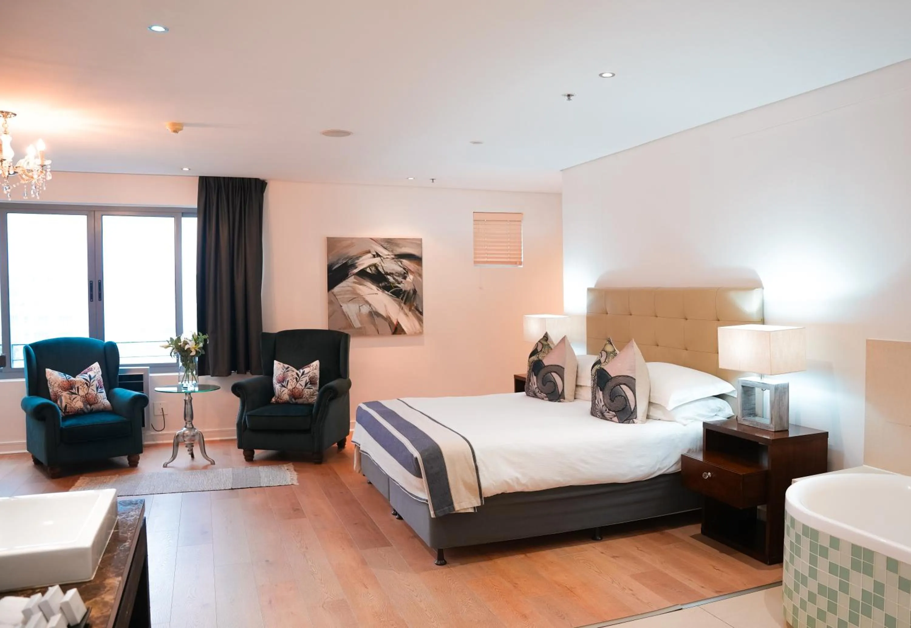 Photo of the whole room, Bed in Newkings Boutique Hotel