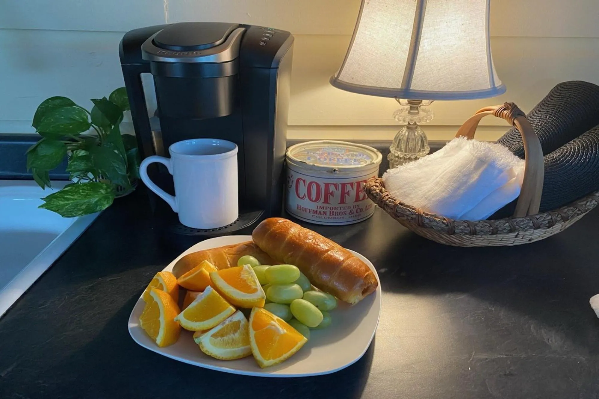 Coffee/tea facilities in Rosemont B&B Cottages