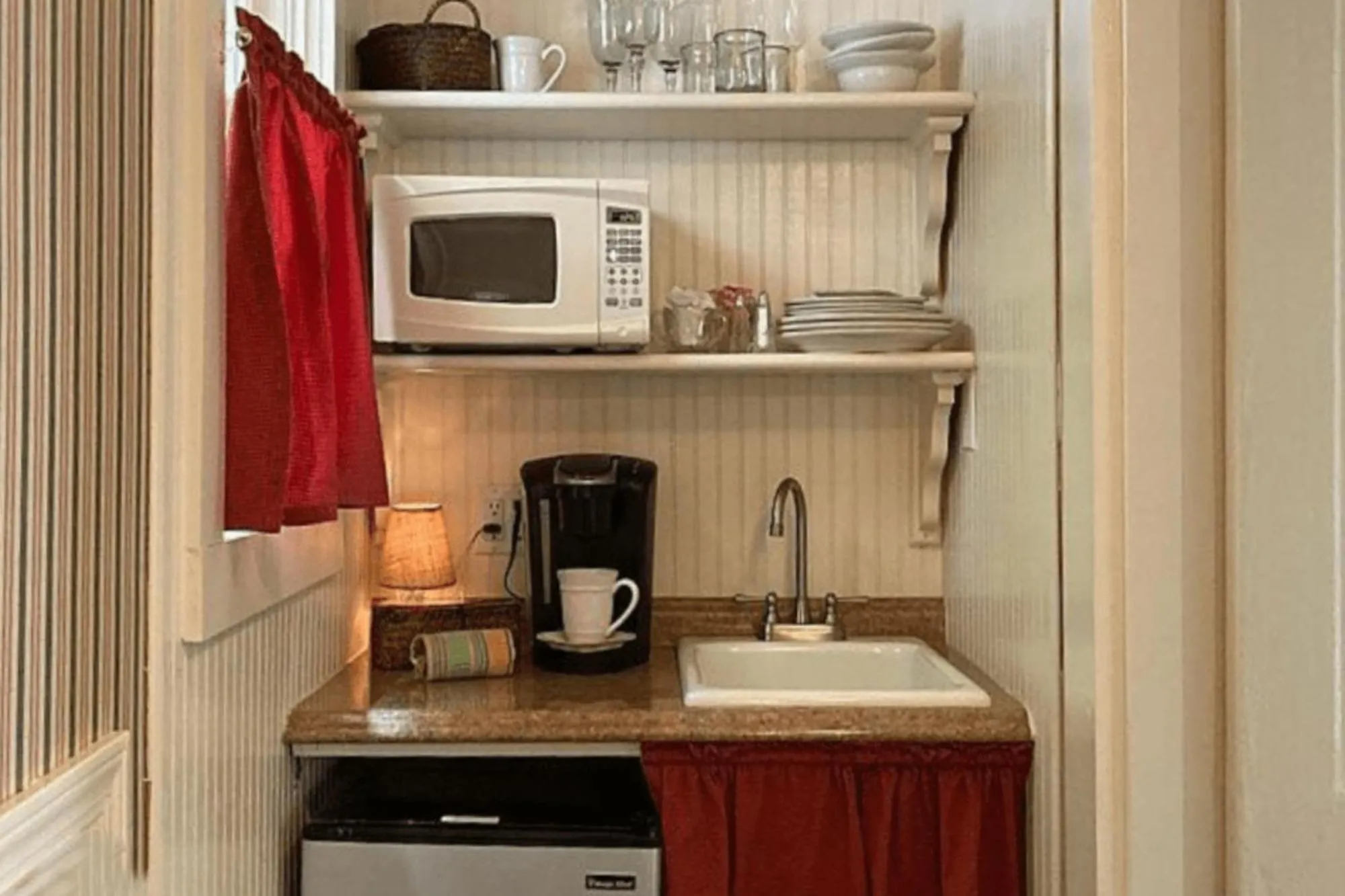 Coffee/tea facilities in Rosemont B&B Cottages