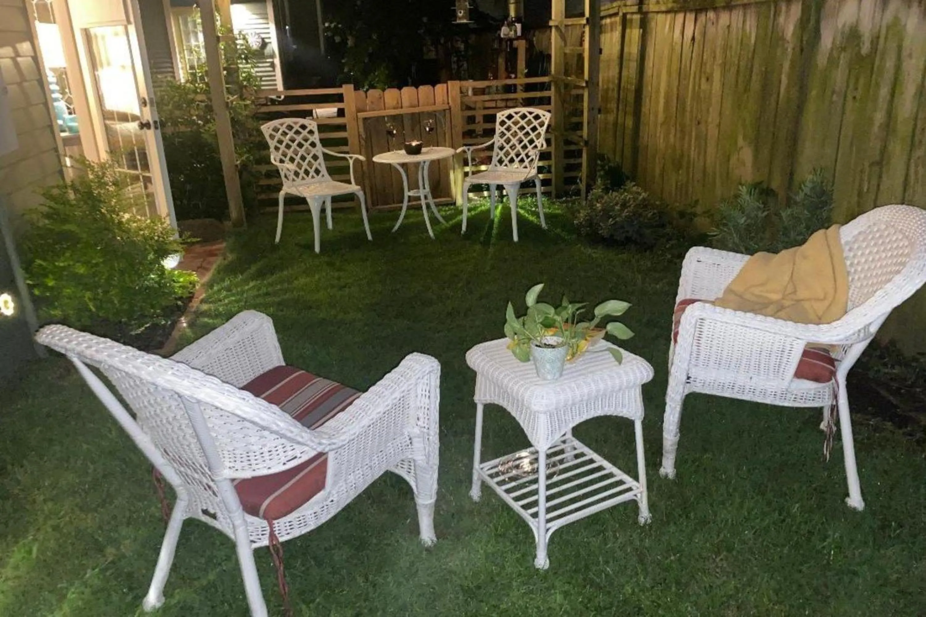 Night in Rosemont B&B Cottages