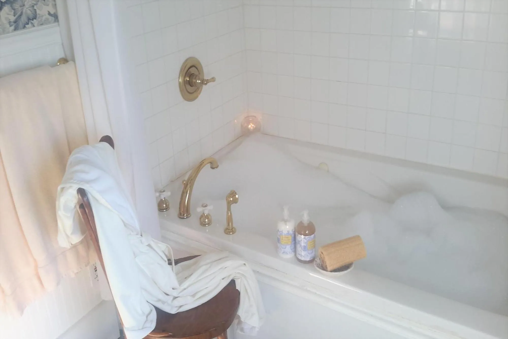 Shower in Rosemont B&B Cottages