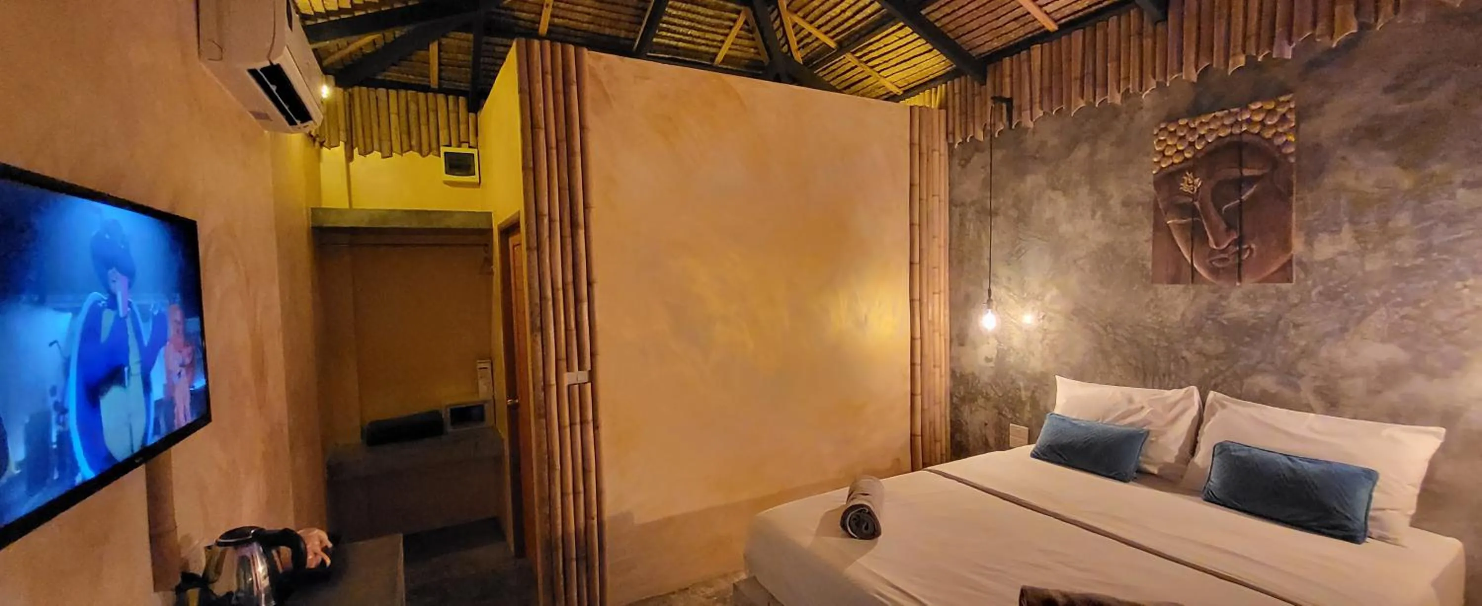 Bed in Asian Secret Resort