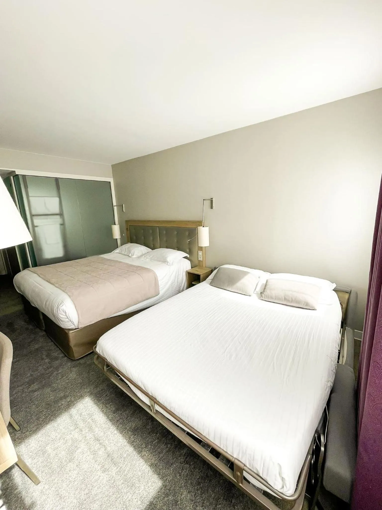 Bed in Hôtel Anne De Bretagne