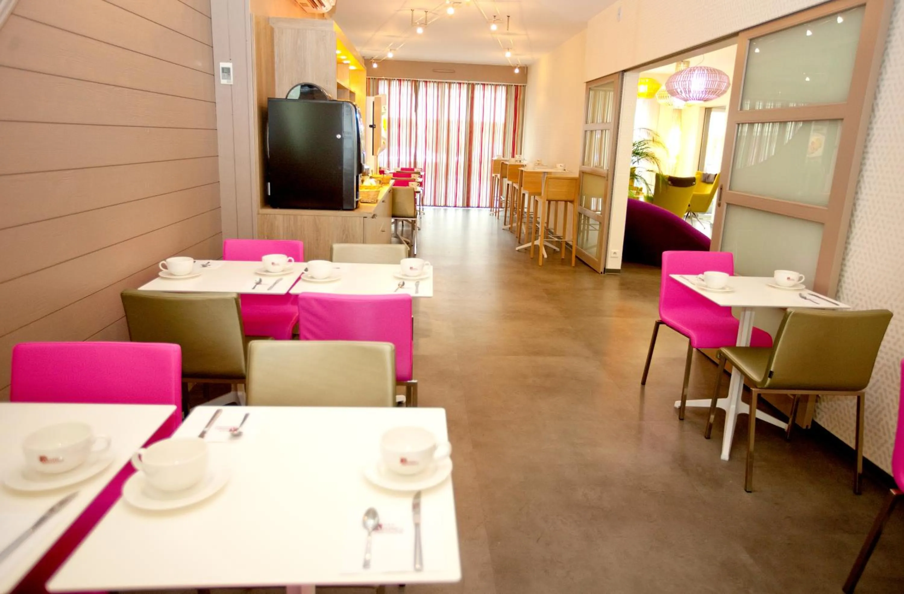 Restaurant/places to eat in Hôtel Anne De Bretagne