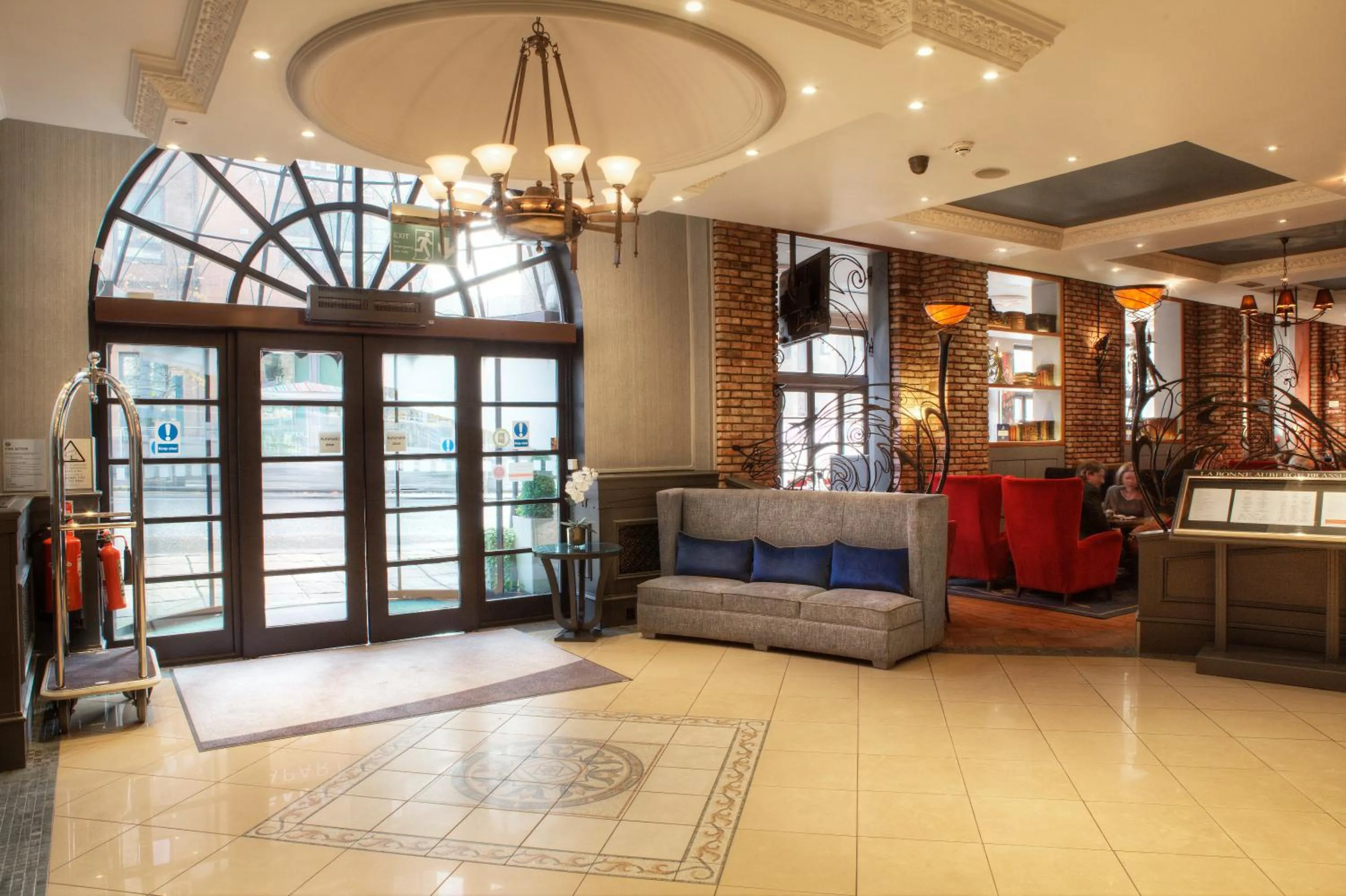 Lobby or reception in Holiday Inn - Glasgow - City Ctr Theatreland by IHG