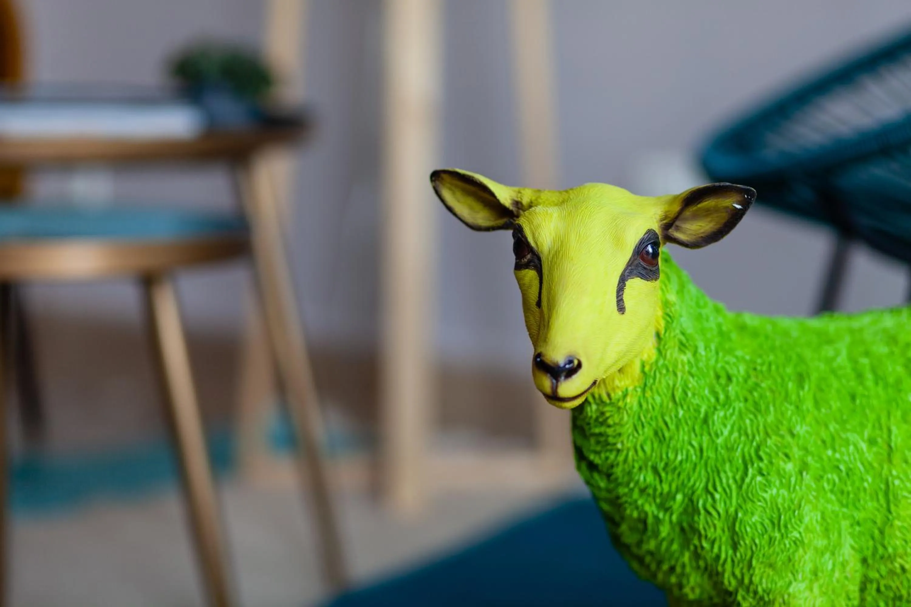 Decorative detail, Other Animals in Hotel Full Colors