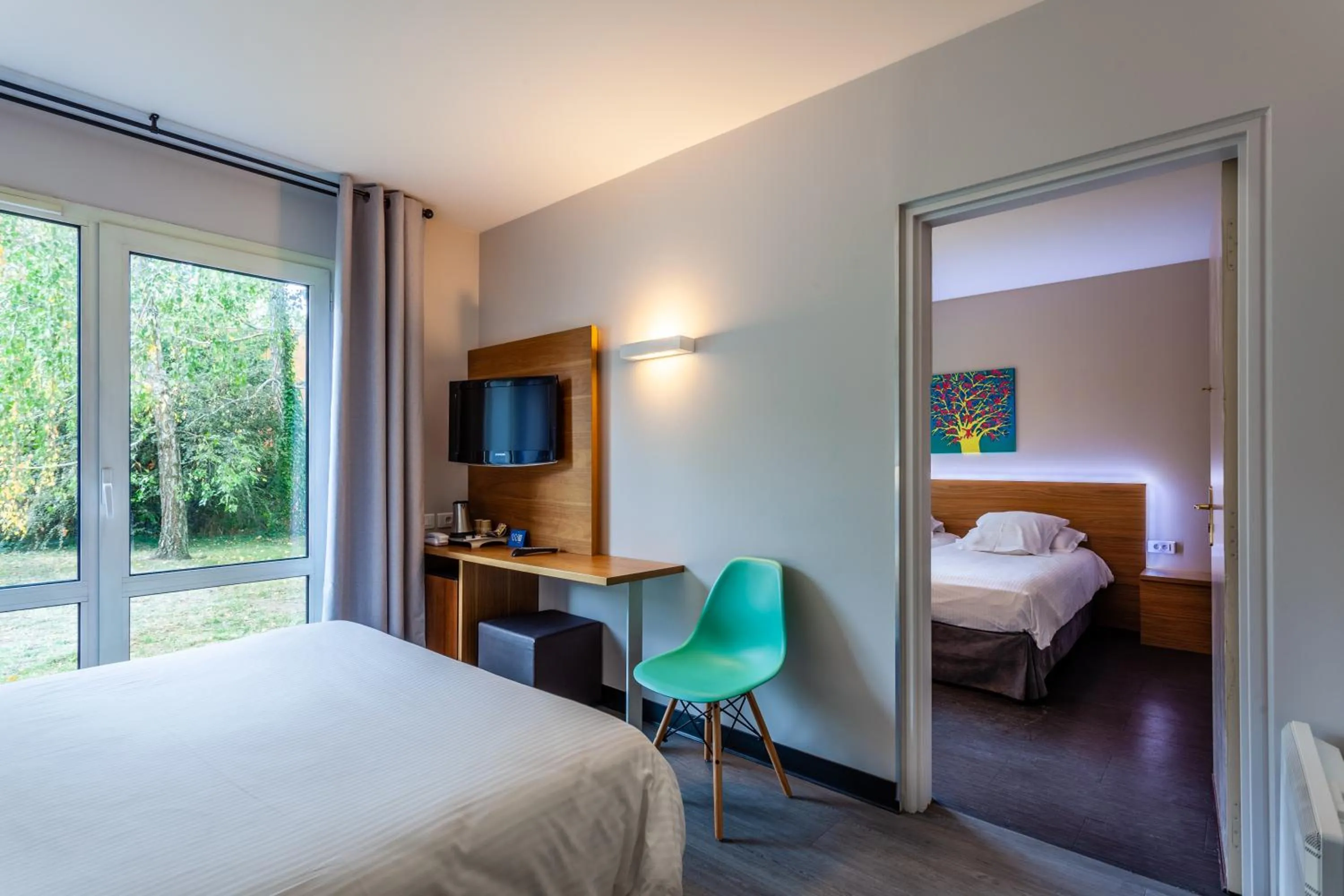 Bed in Hotel Full Colors