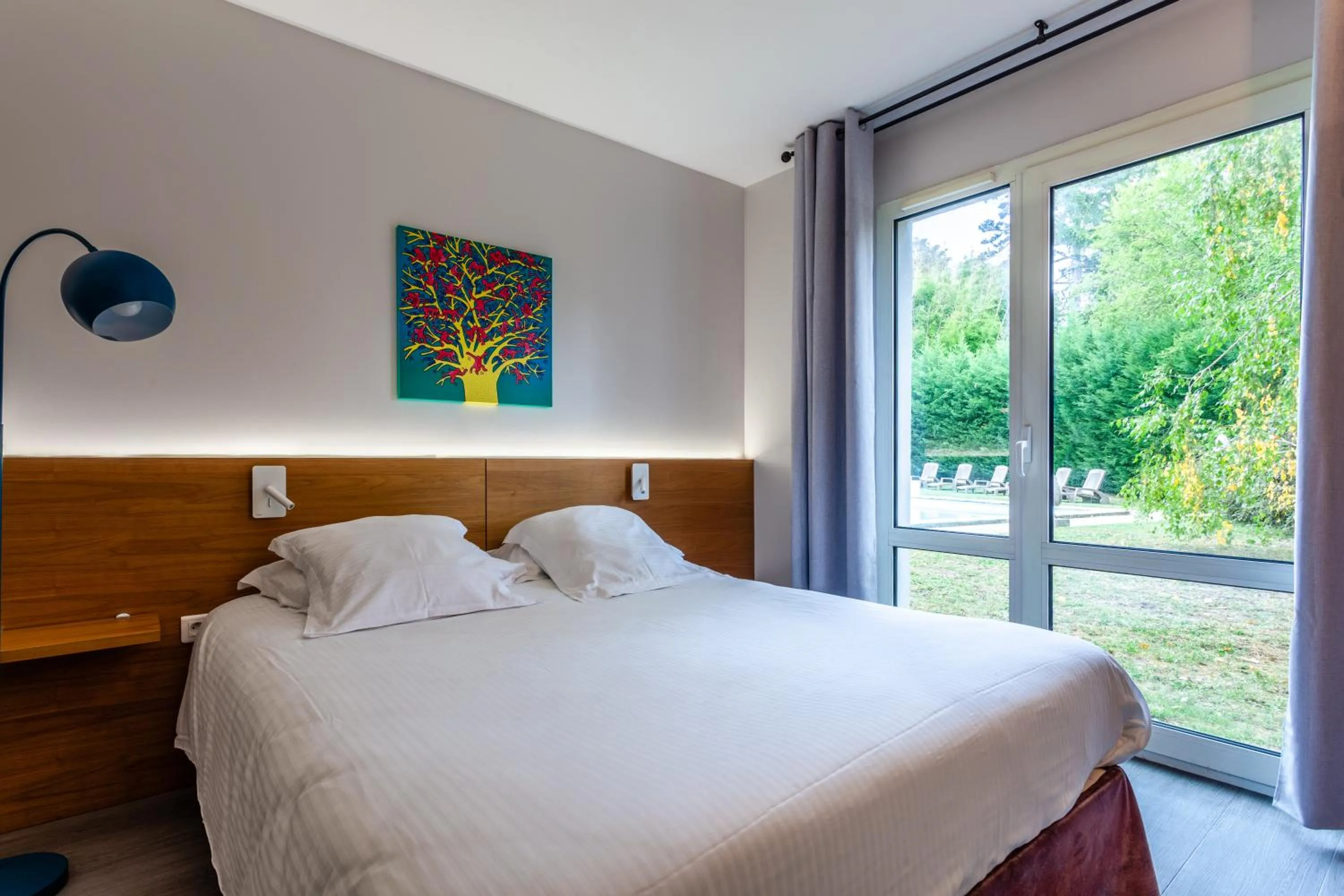 Bed in Hotel Full Colors