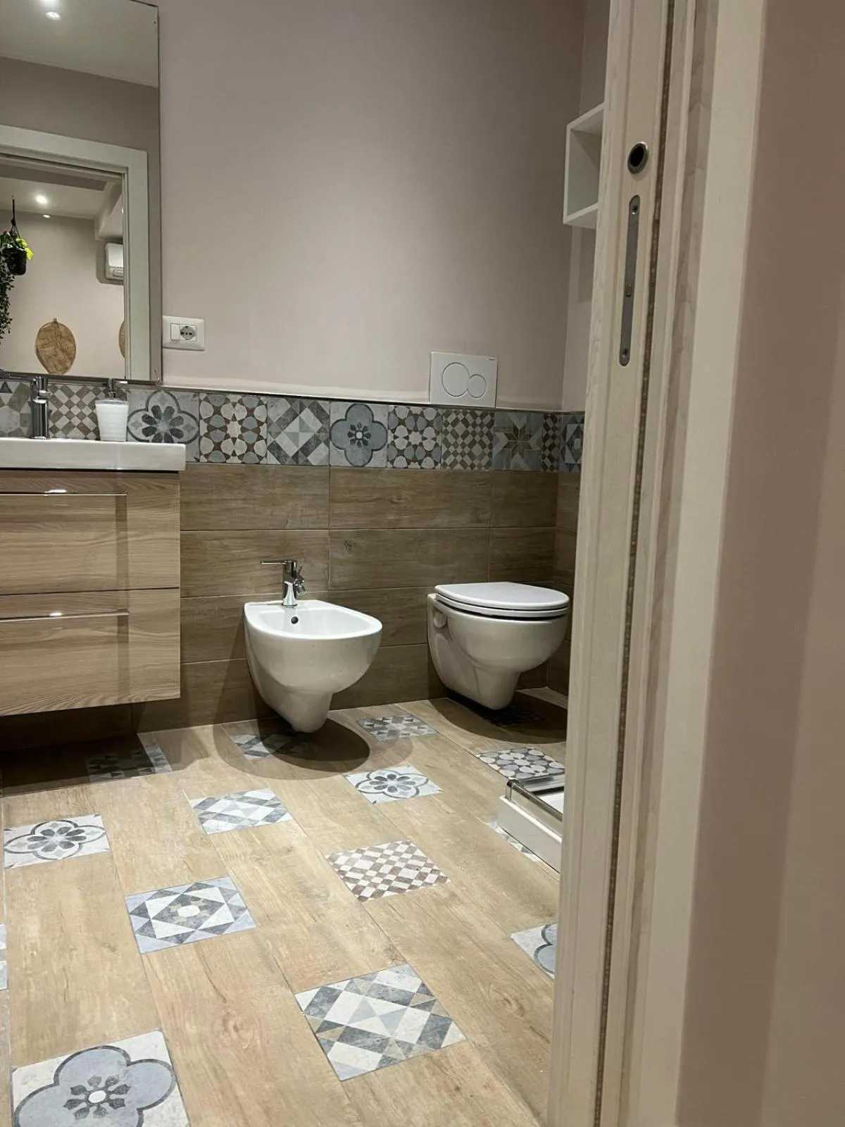 Toilet in Giuseppe & Greta