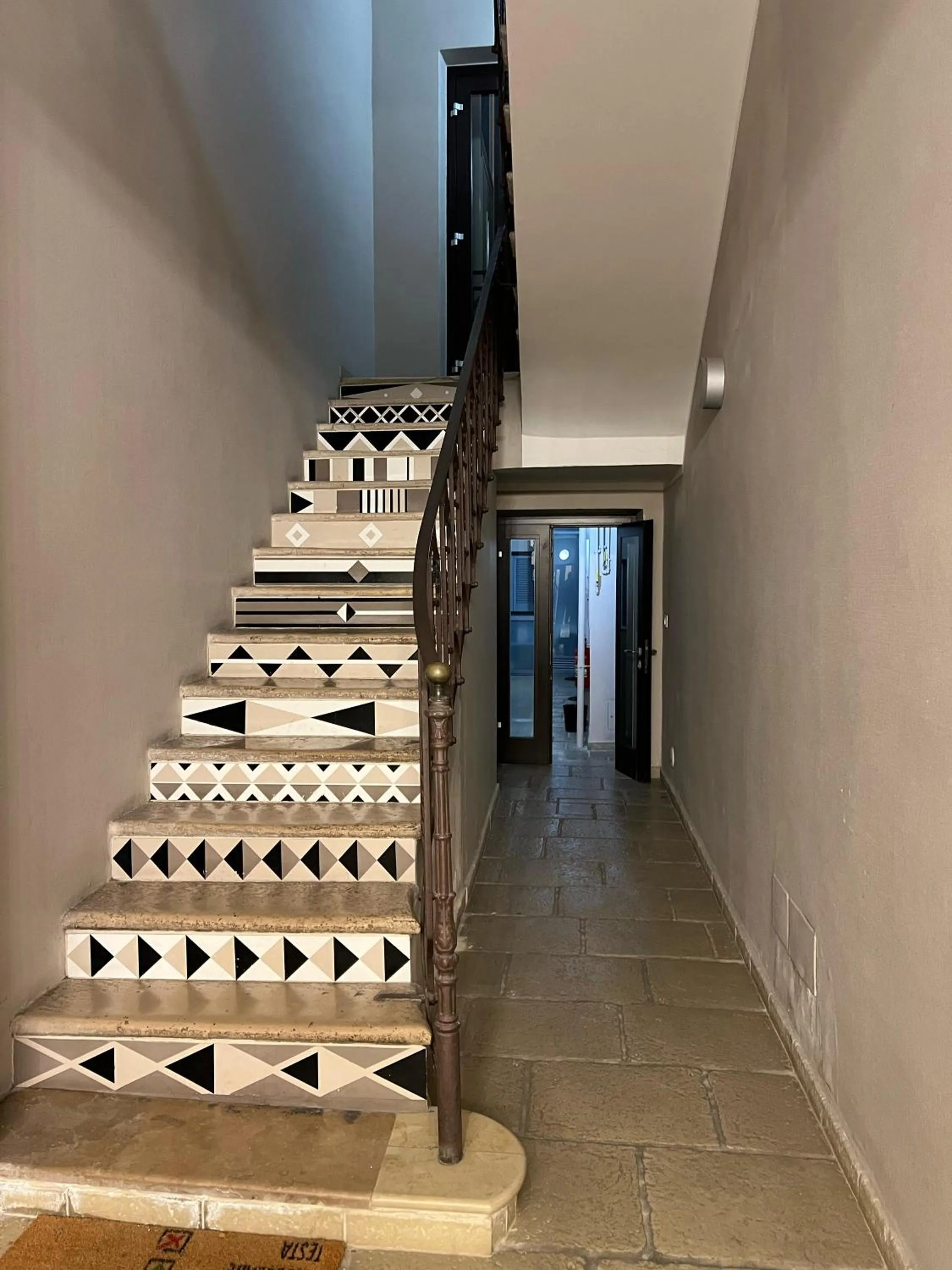 Property building in Giuseppe & Greta