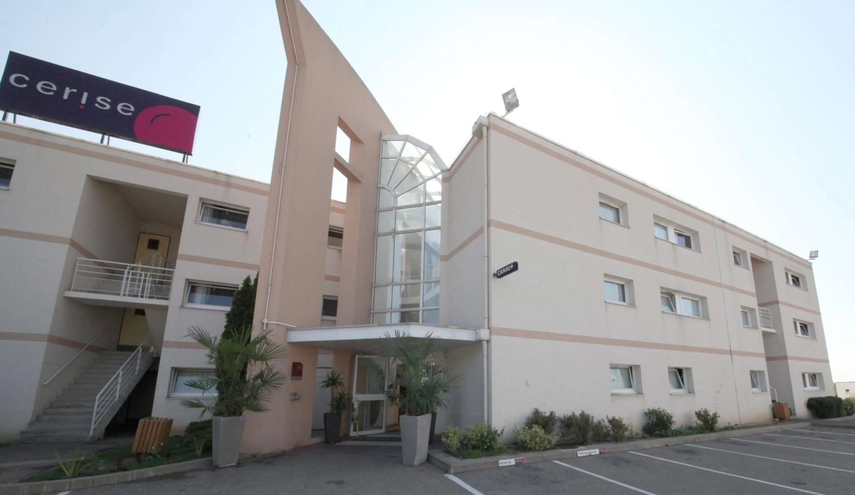 Facade/entrance in Hotel Cerise Nancy
