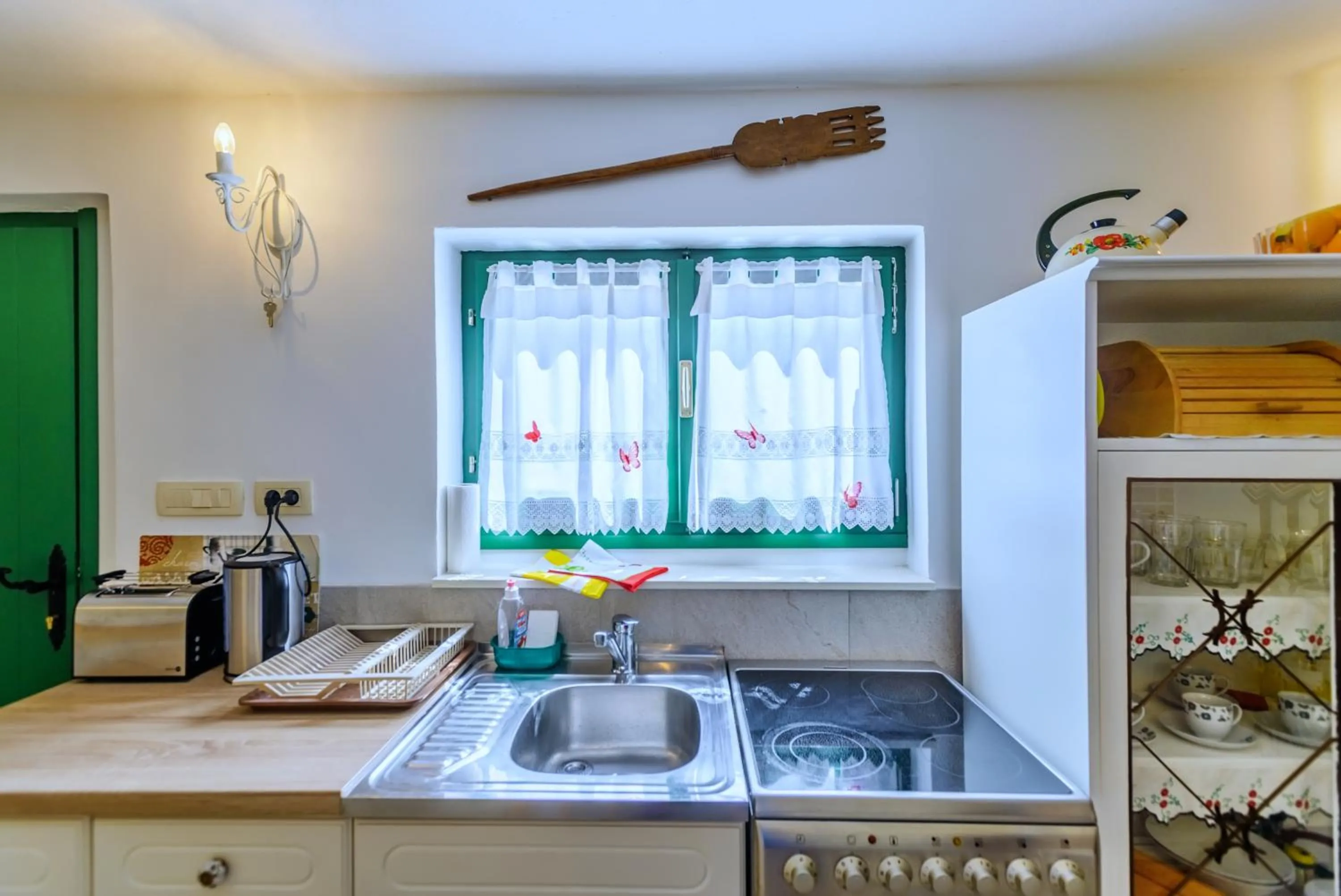 Communal kitchen in Apartment Old Cottage
