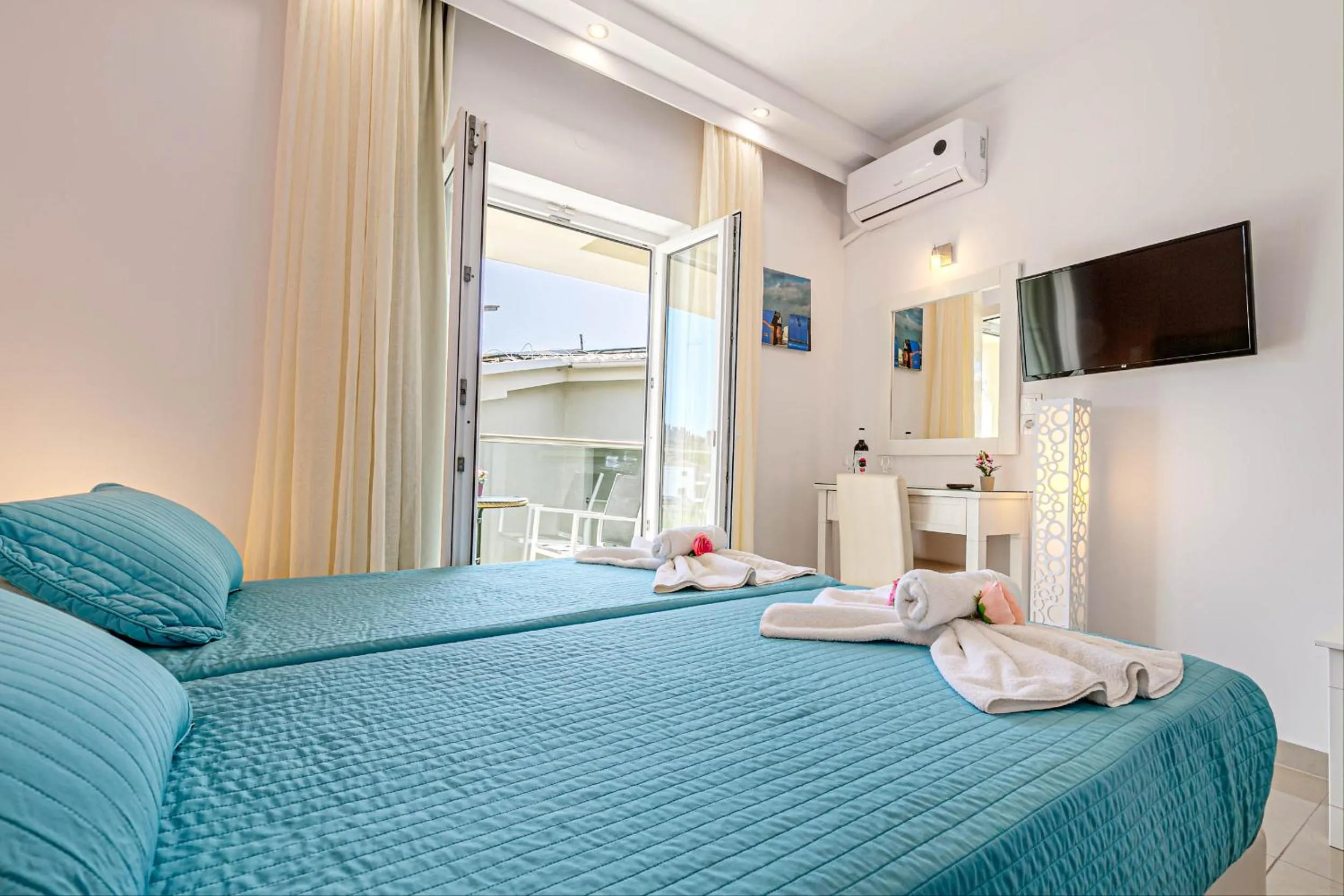 Bed in Palotel Design Gouvia