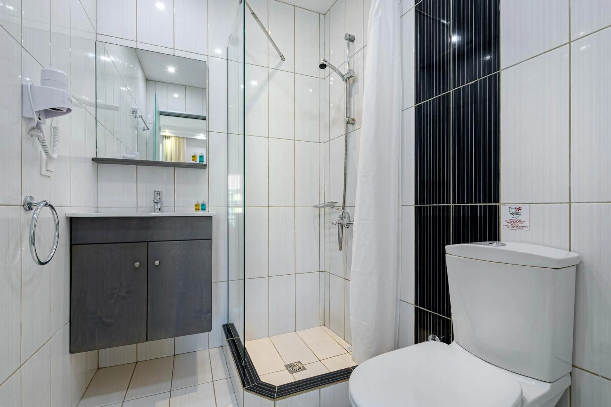 Shower in Palotel Design Gouvia