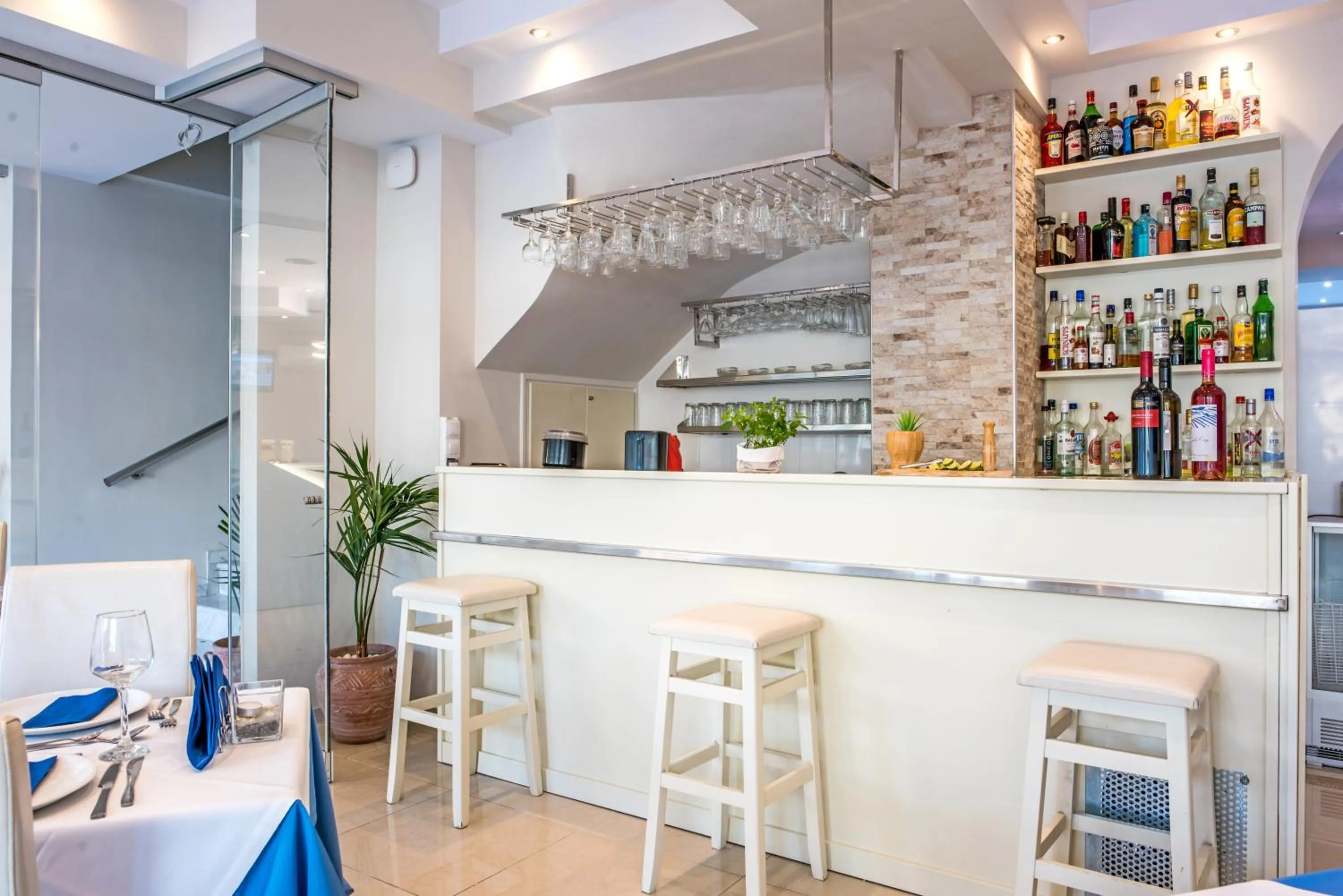 Lounge or bar in Palotel Design Gouvia