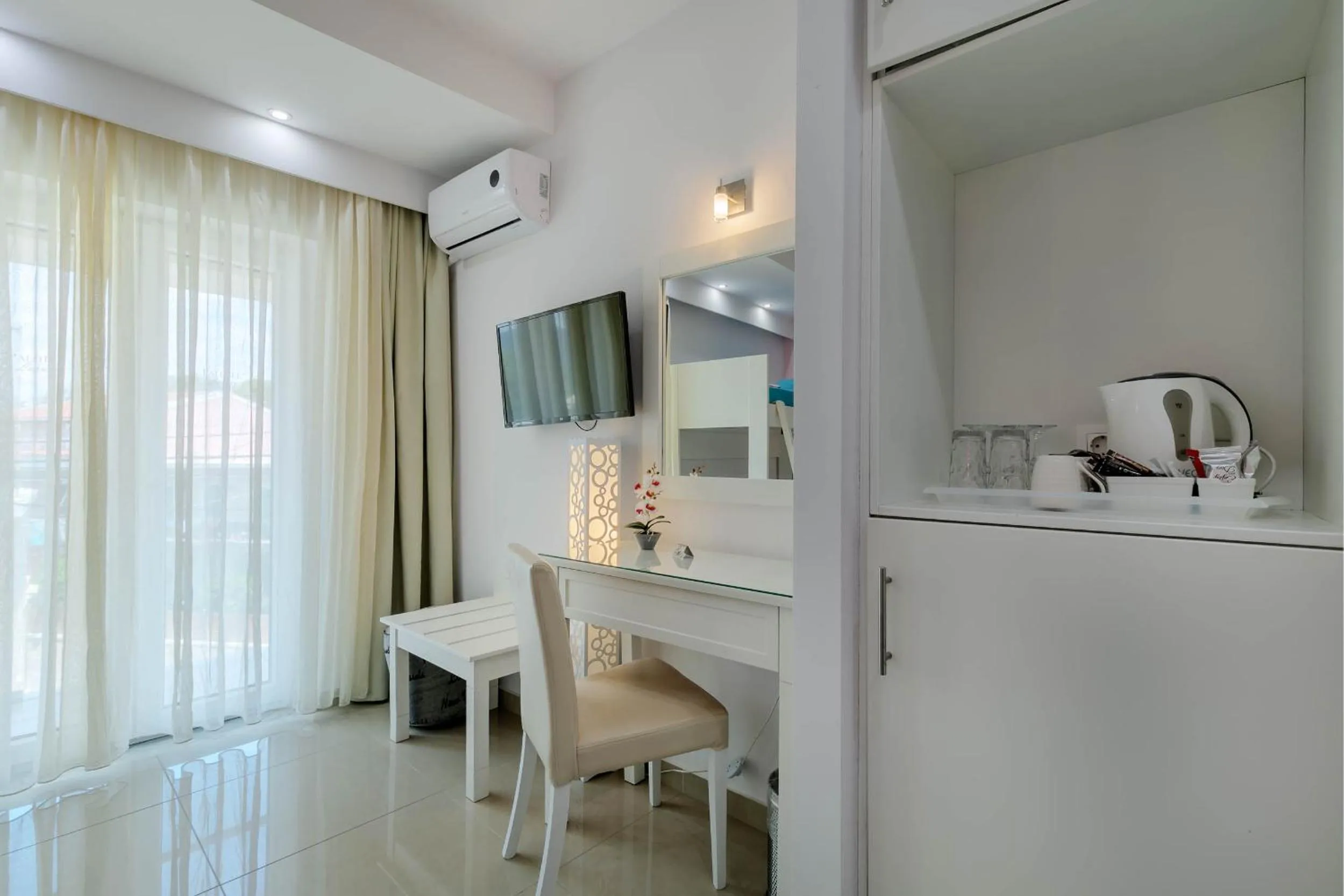 TV and multimedia in Palotel Design Gouvia