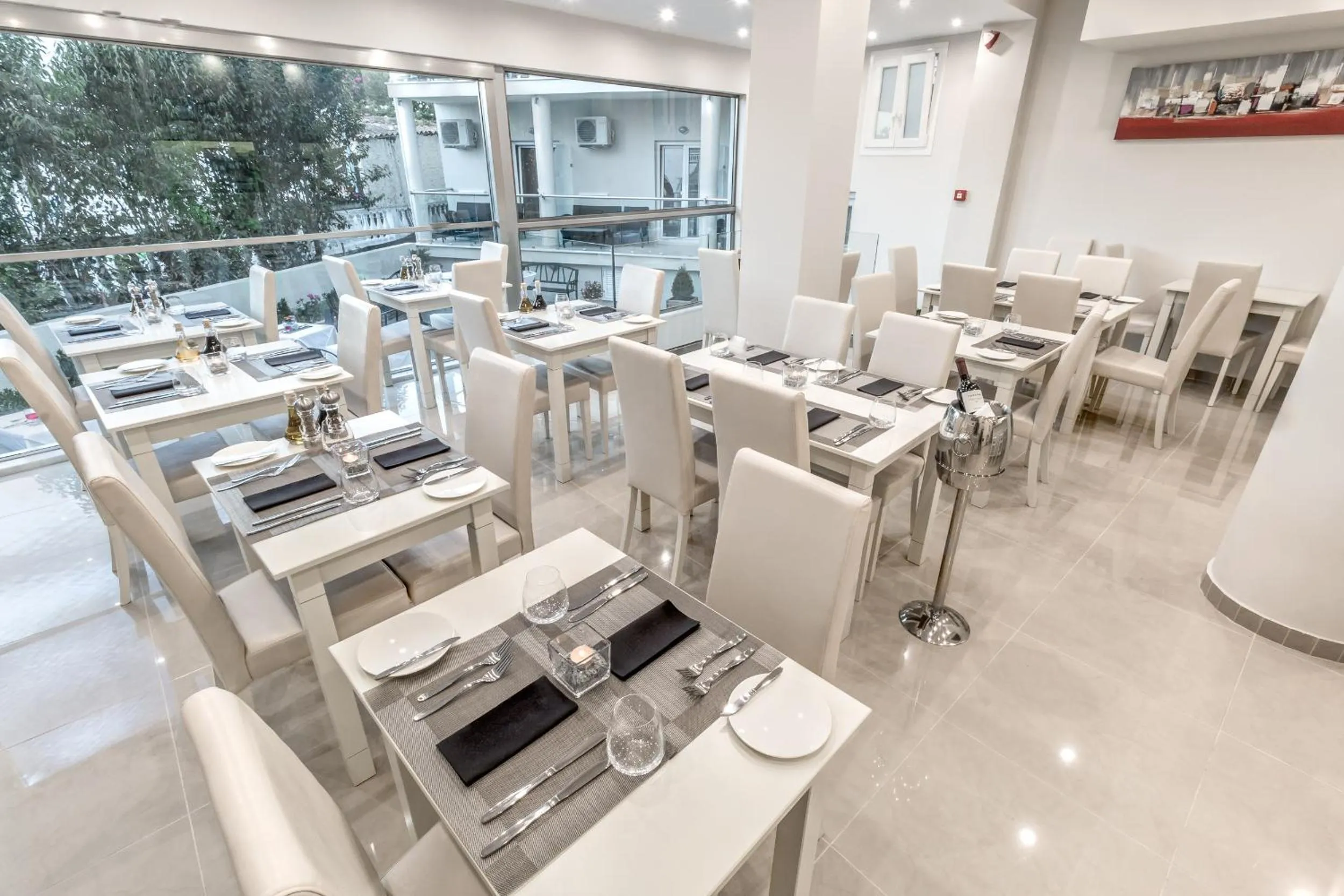 Restaurant/places to eat in Palotel Design Gouvia