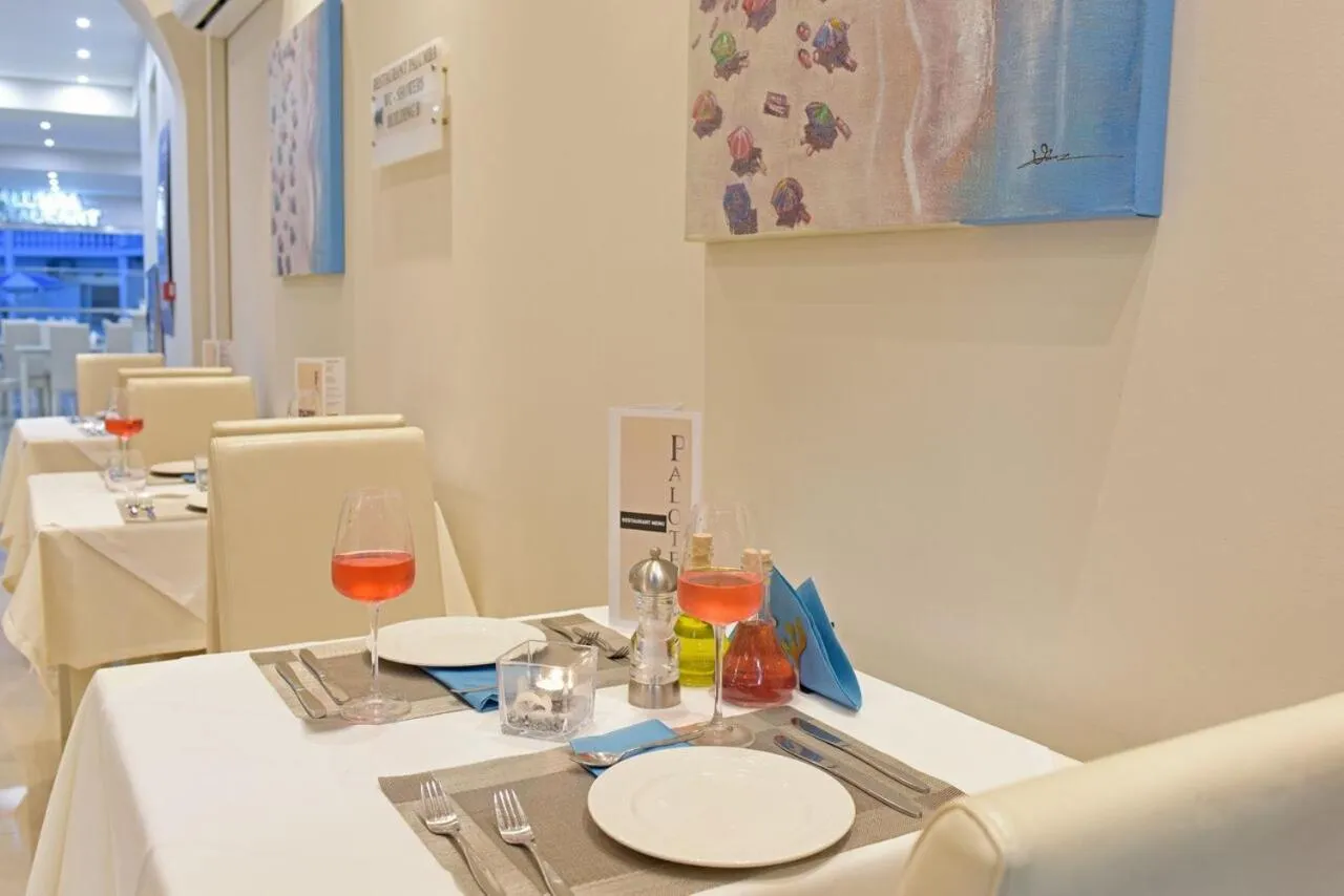 Dining area in Palotel Design Gouvia