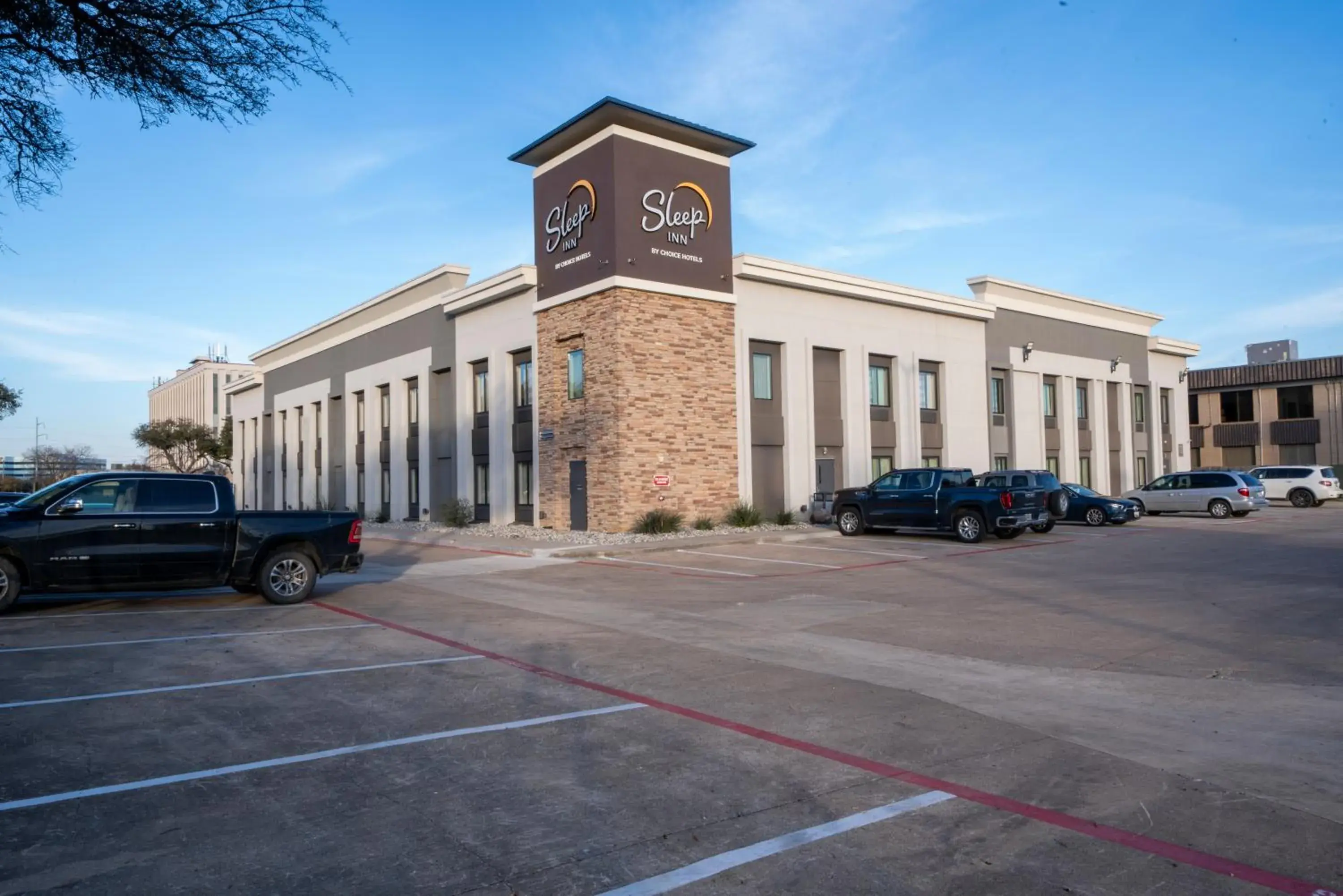Property building in Sleep Inn Dallas Love Field-Medical District Property building in Sleep Inn Dallas Love Field-Medical District