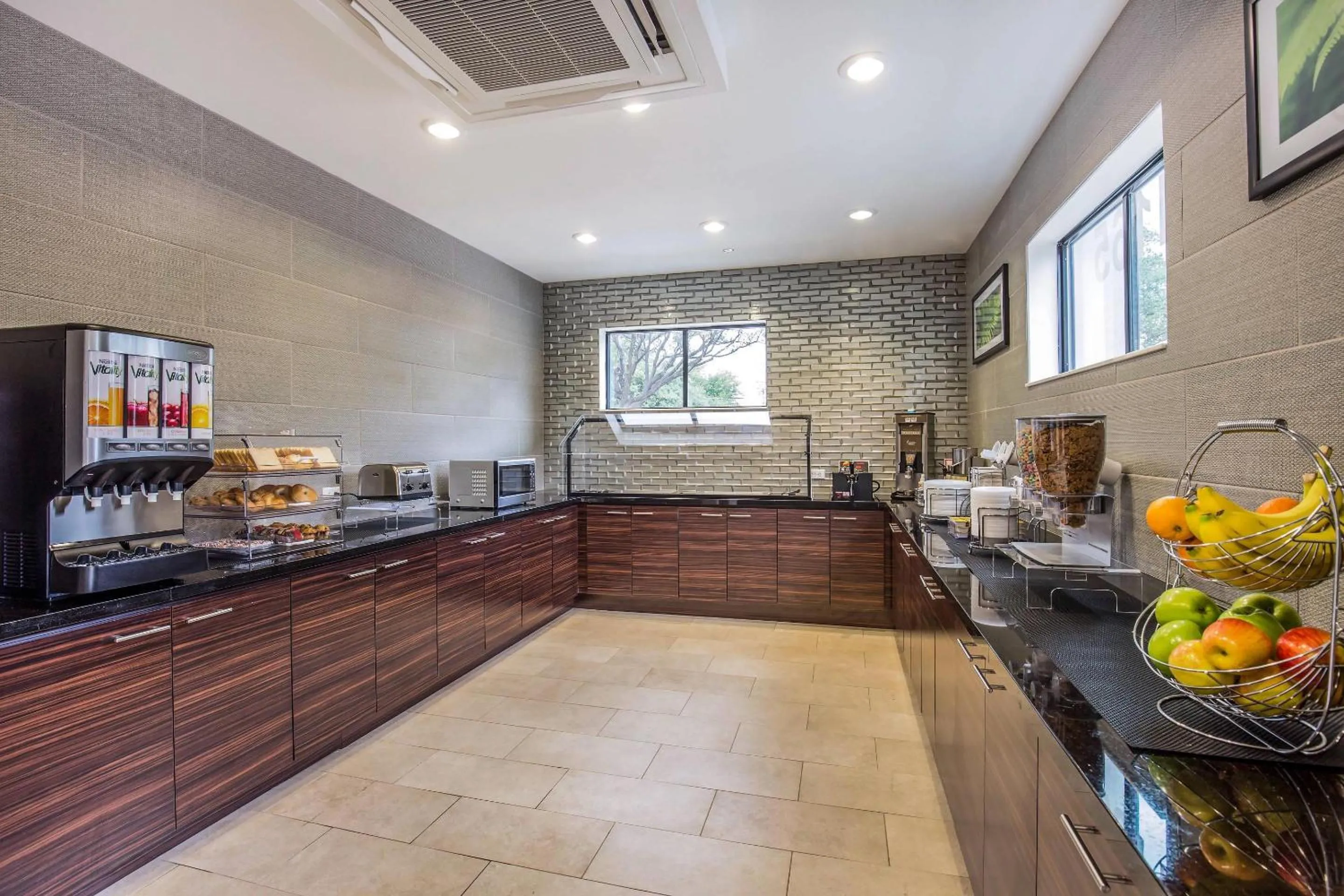 Breakfast in Sleep Inn Dallas Love Field-Medical District