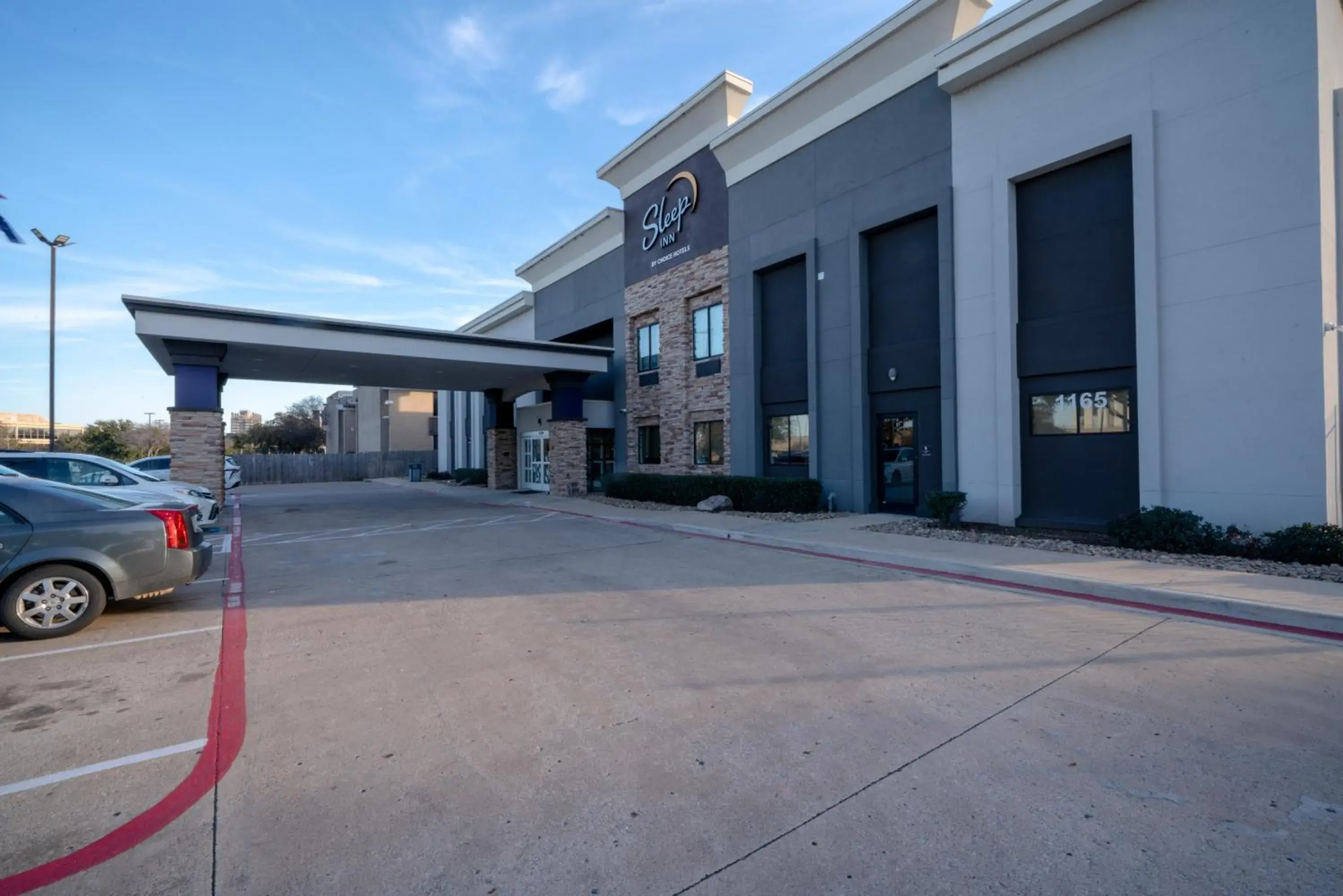 Property building in Sleep Inn Dallas Love Field-Medical District Property building in Sleep Inn Dallas Love Field-Medical District