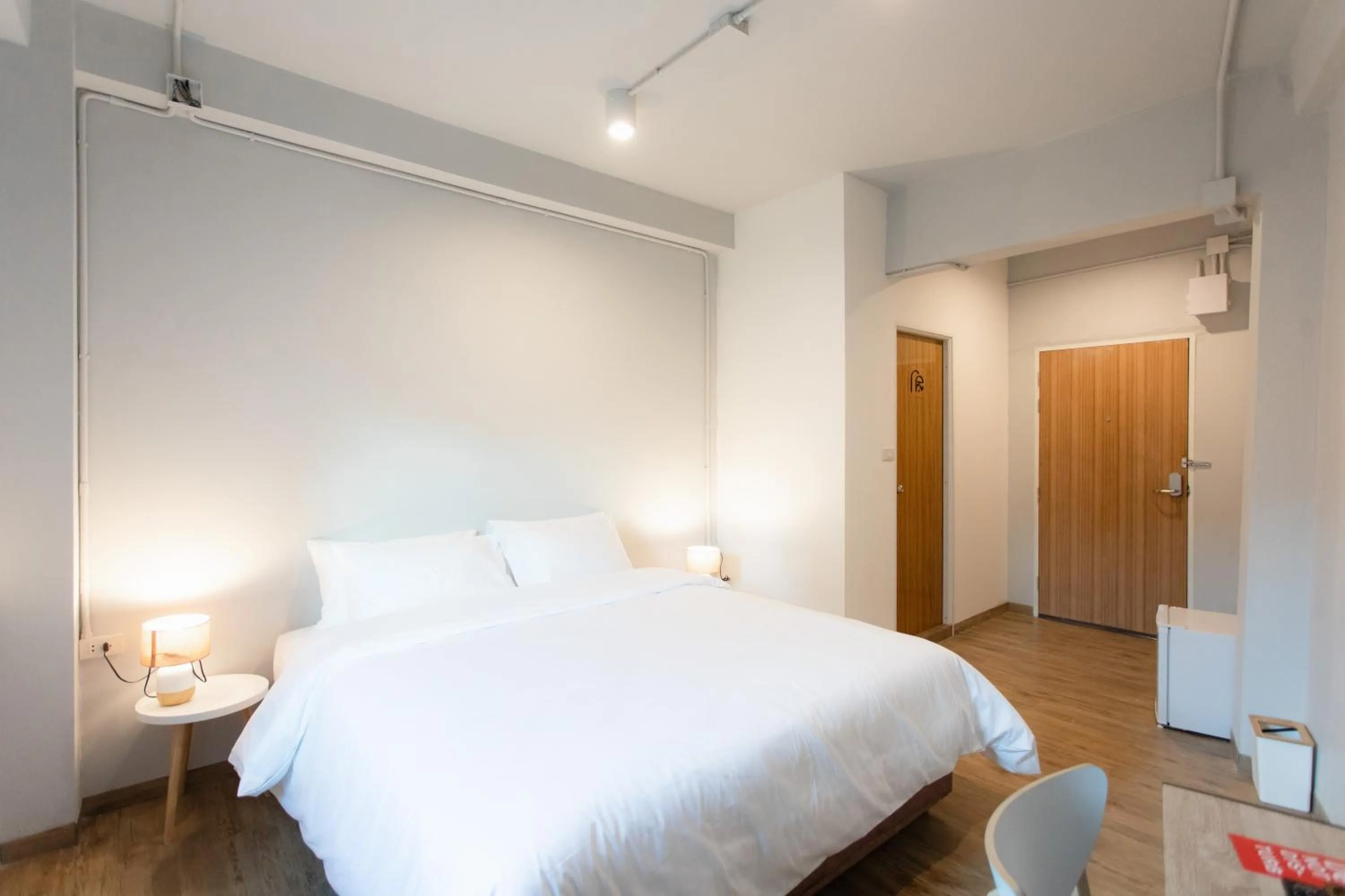 Bedroom, Bed in Hotel PaPa Bangkok Siriraj