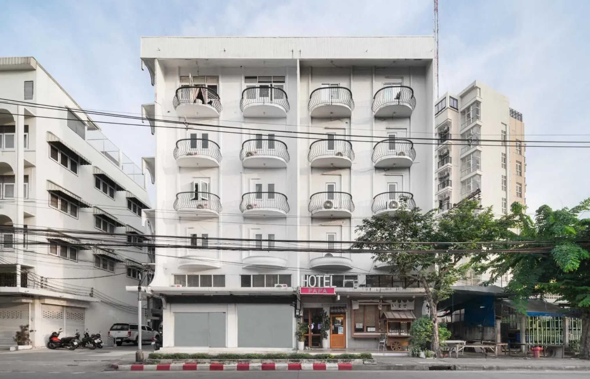 Property building in Hotel PaPa Bangkok Siriraj Property building in Hotel PaPa Bangkok Siriraj