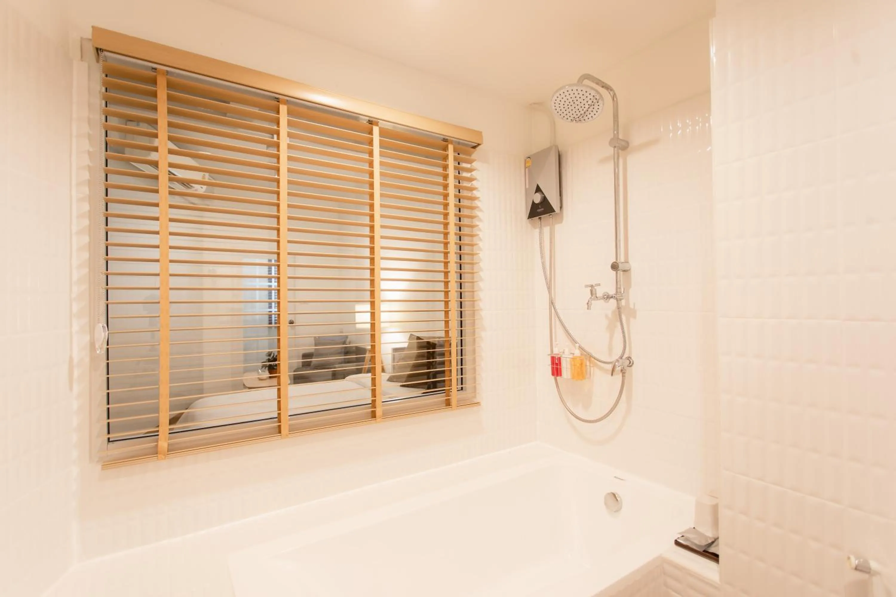 Bath in Hotel PaPa Bangkok Siriraj