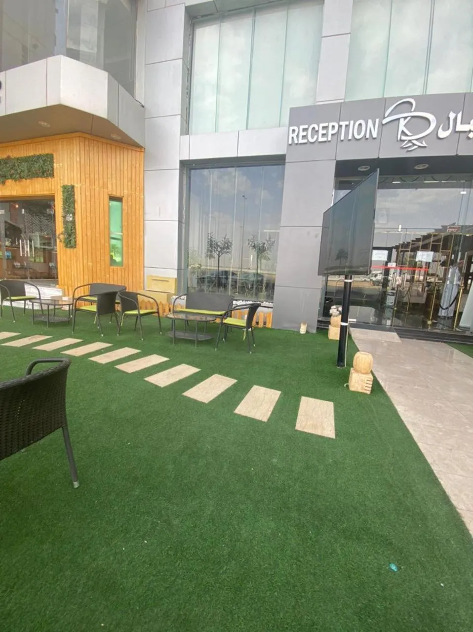 Facade/entrance in Desert Rose