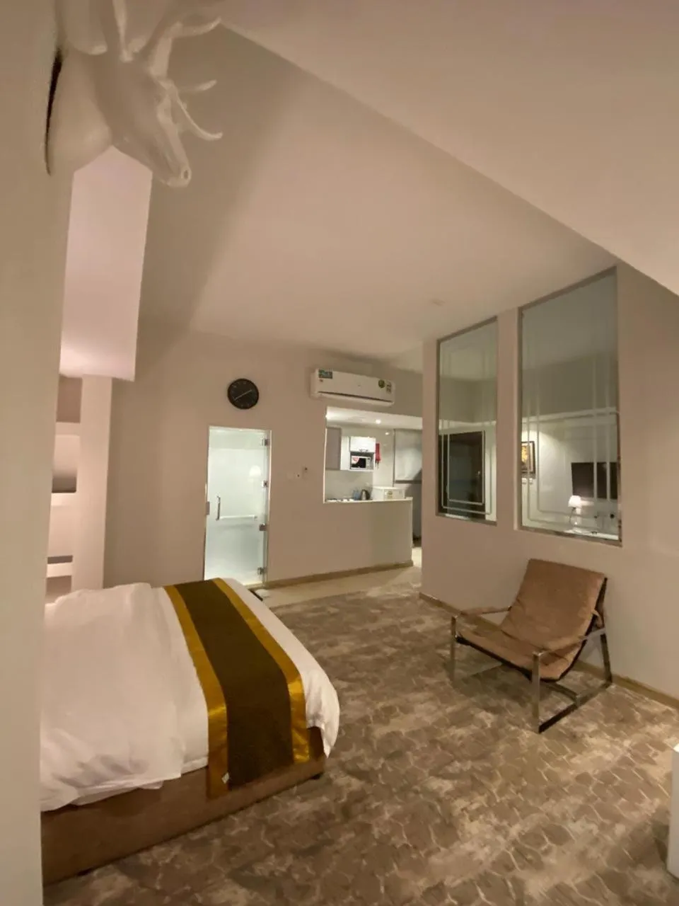 Photo of the whole room, Bed in Desert Rose