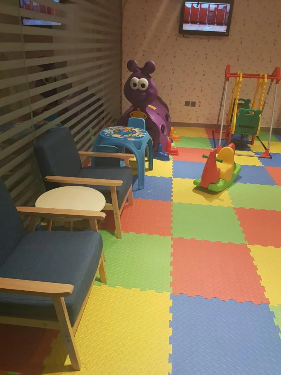 Area and facilities in Desert Rose