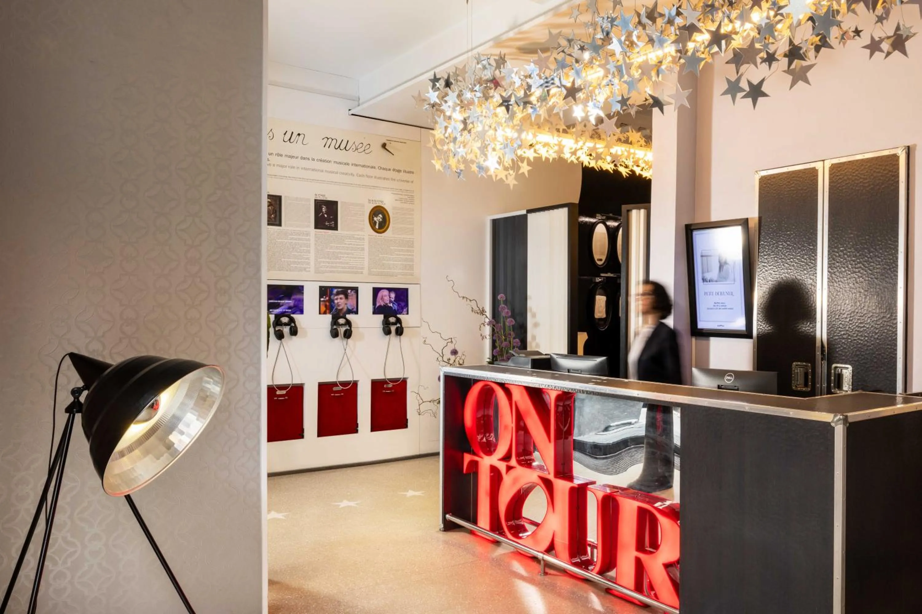 Lobby or reception in Hôtel du Triangle d'Or