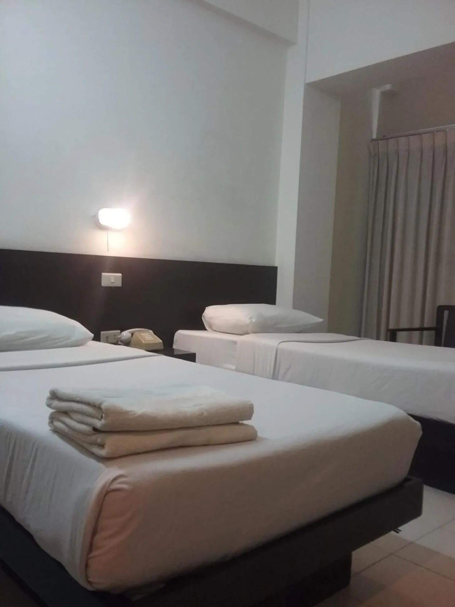 Bedroom in Paradorn Inn