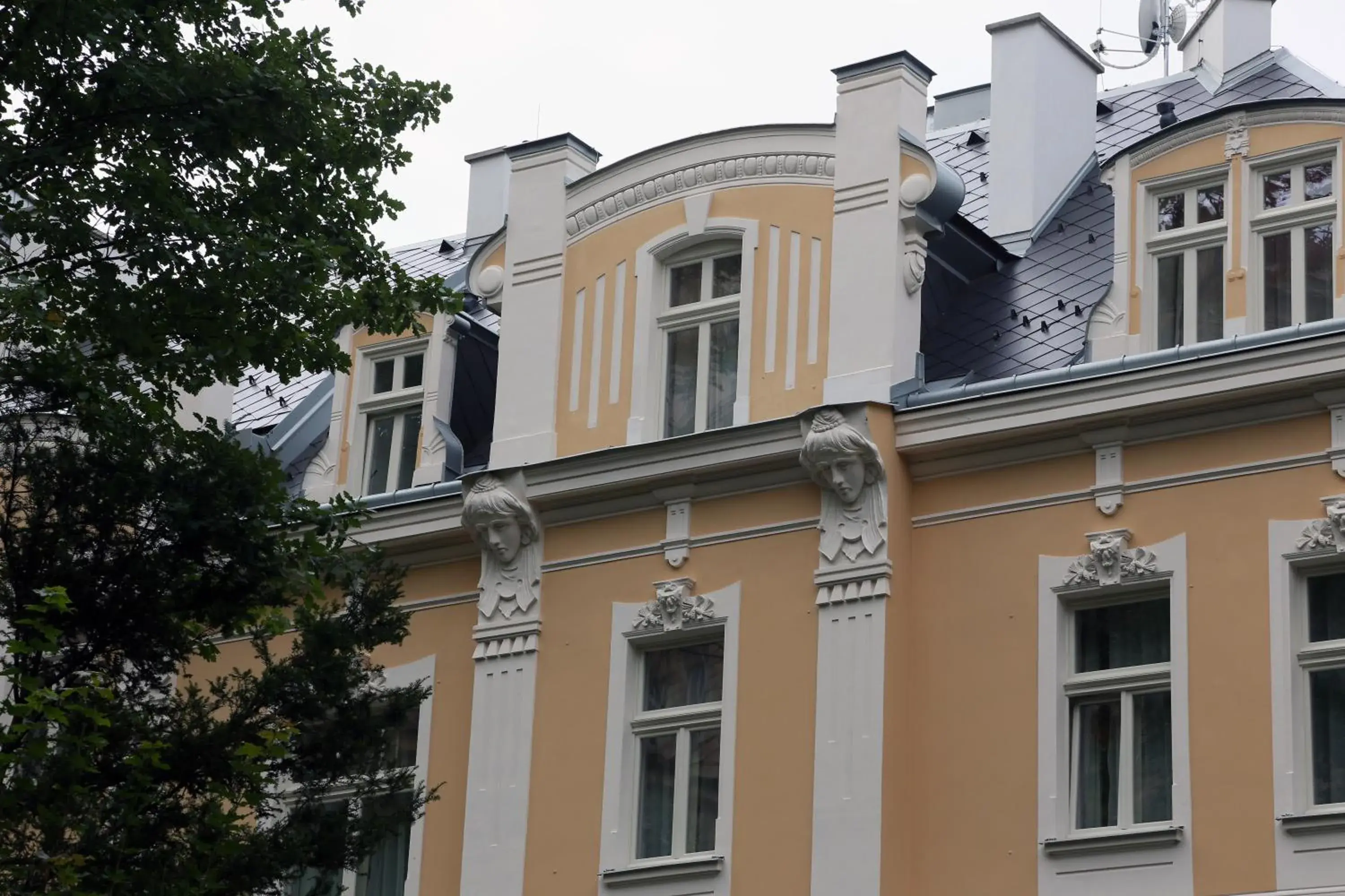 Property building in Ferdinandhof Apart-Hotel Property building in Ferdinandhof Apart-Hotel