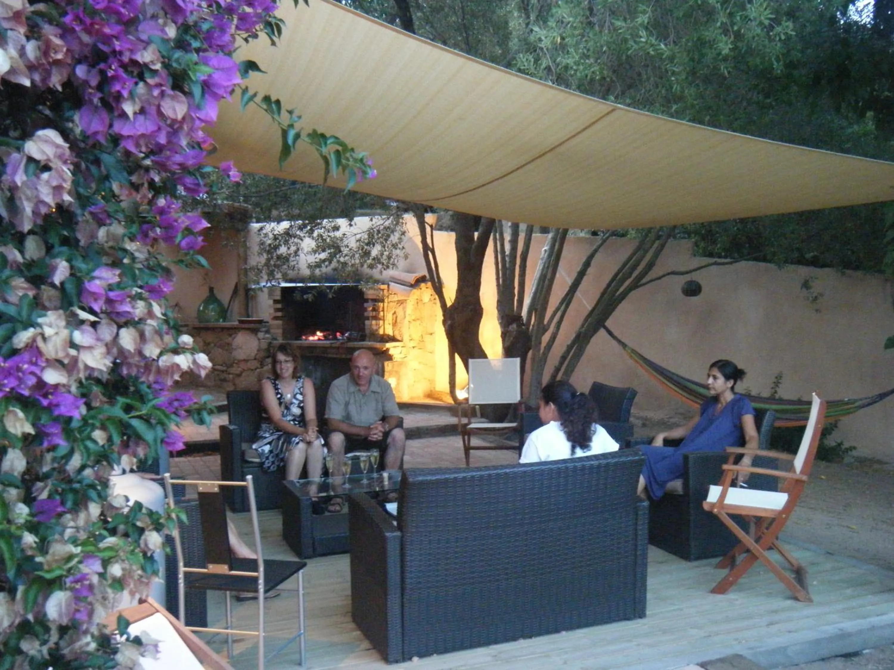 Lounge or bar in Les Jardins de Mathieu