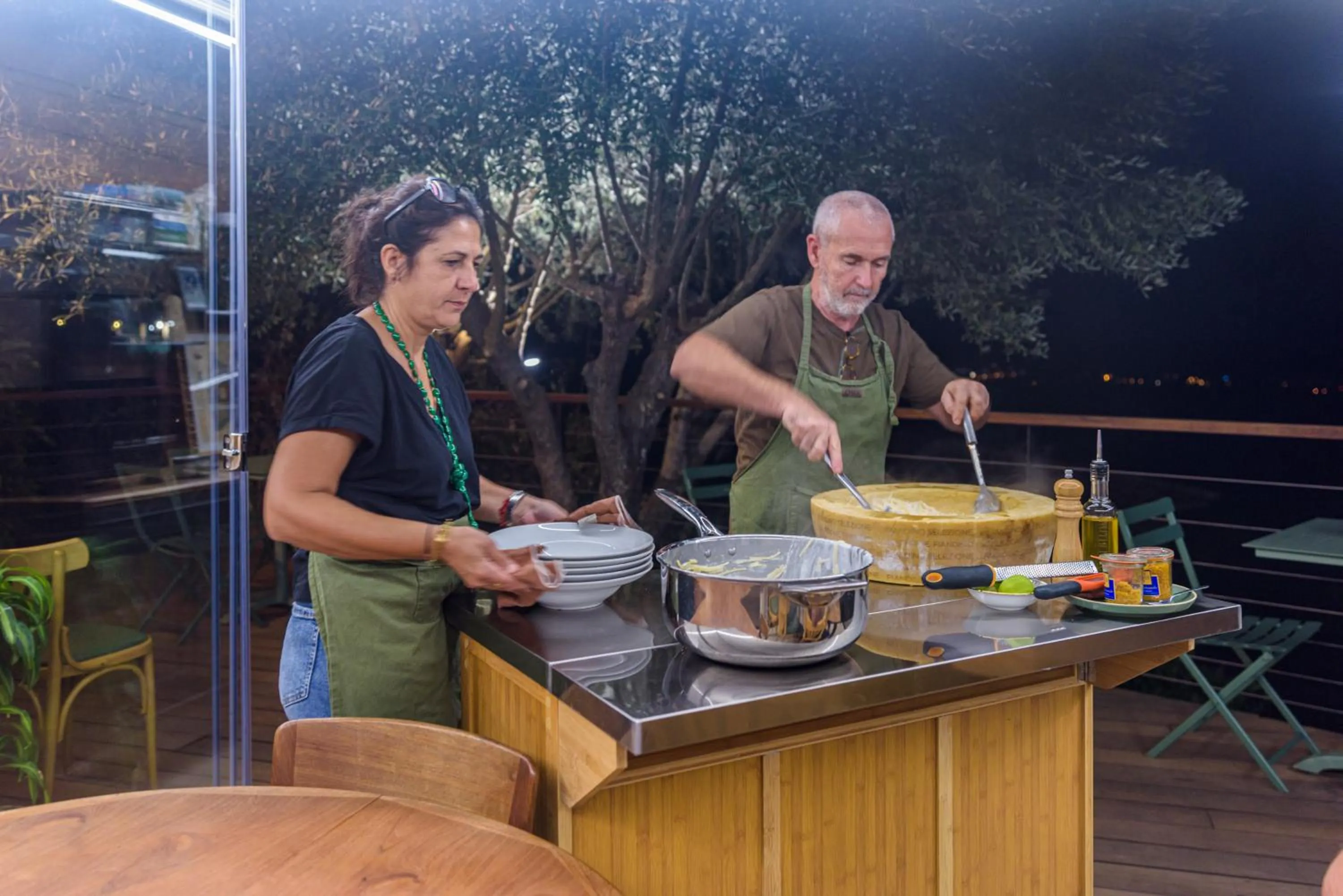 Restaurant/places to eat in Les Jardins de Mathieu