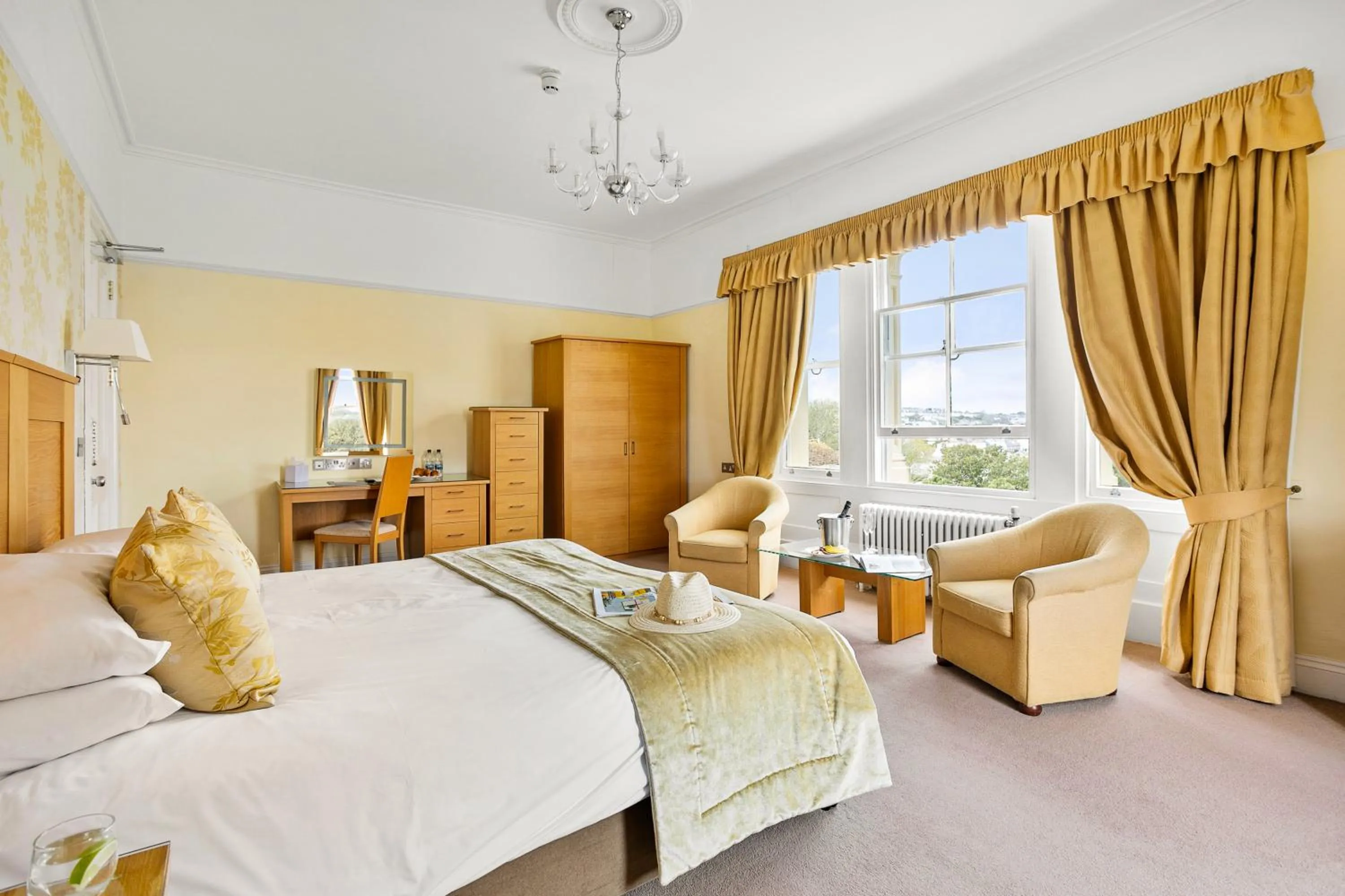 Bedroom, Bed in The Falmouth Hotel