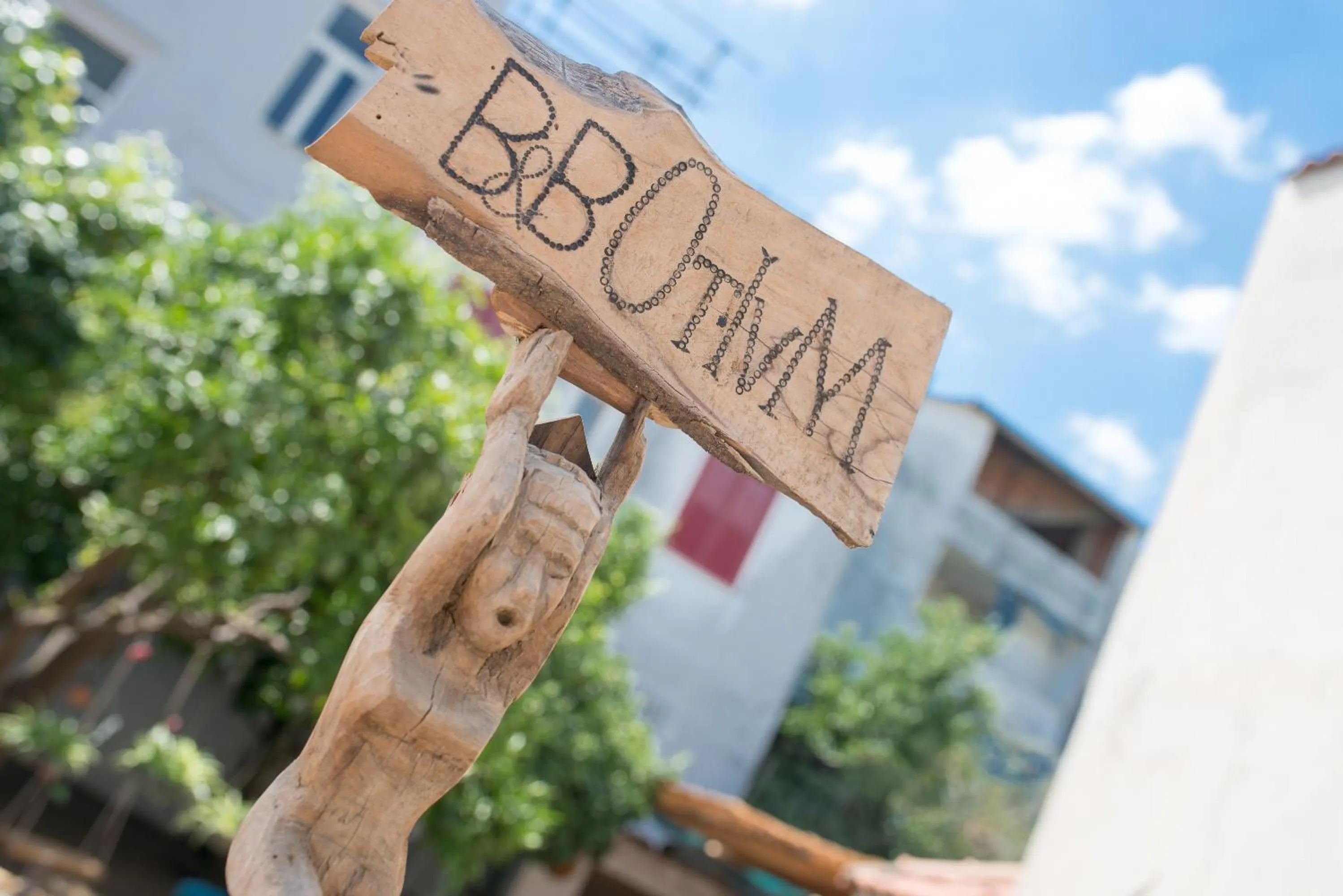 Property logo or sign in B&B OTIUM