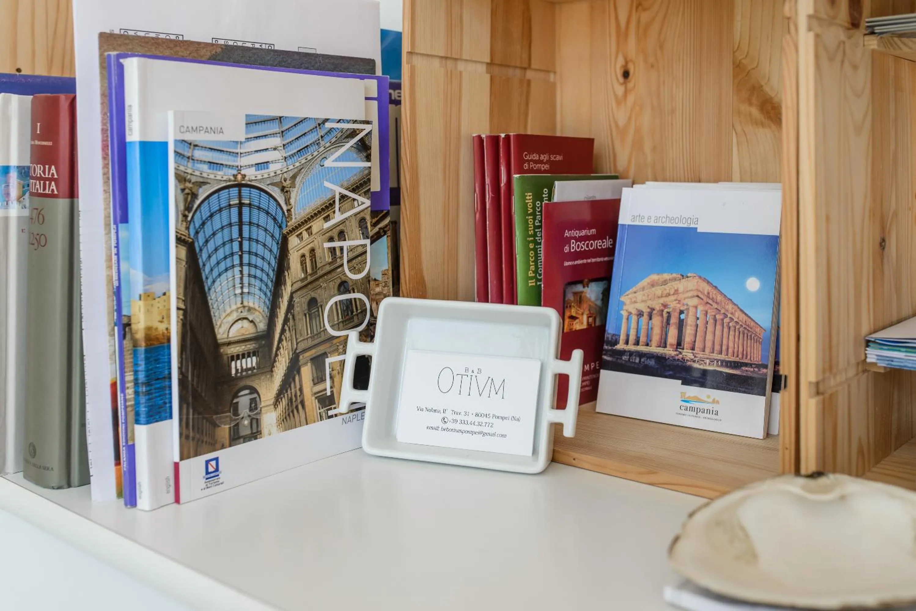 Library in B&B OTIUM