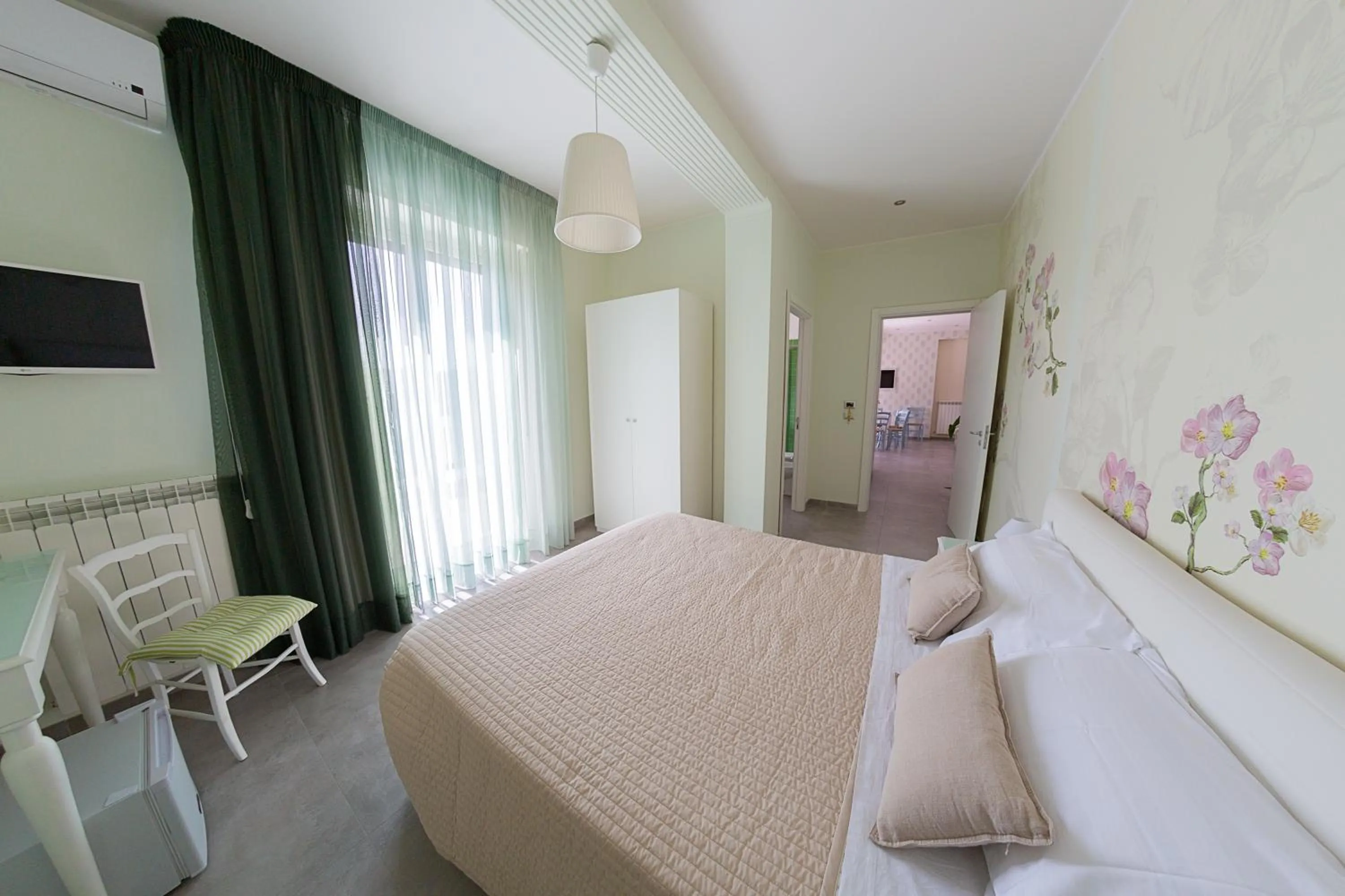 Bathroom, Bed in B&B Attico 160